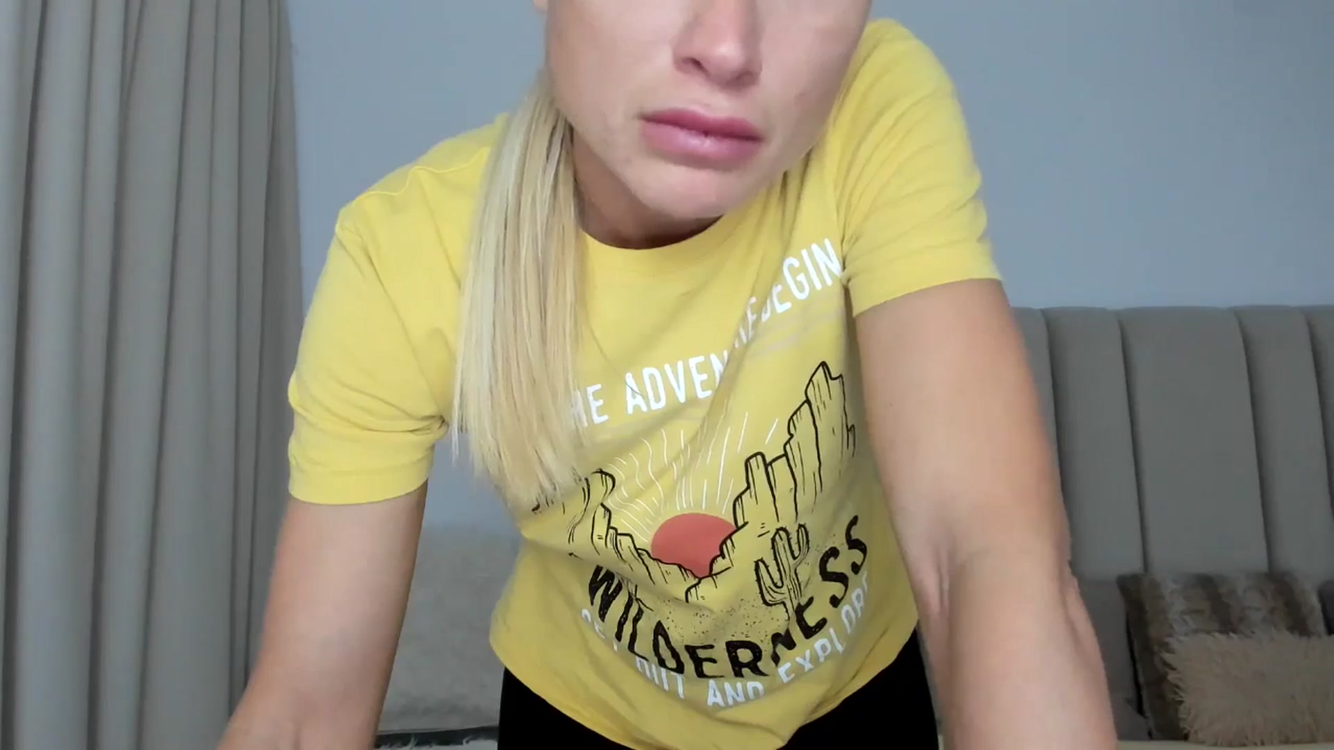 Gallery image thumbnail from Hrystina_'s myfreecams stream on, 01/16/2026, 17:46 image 19 of 20