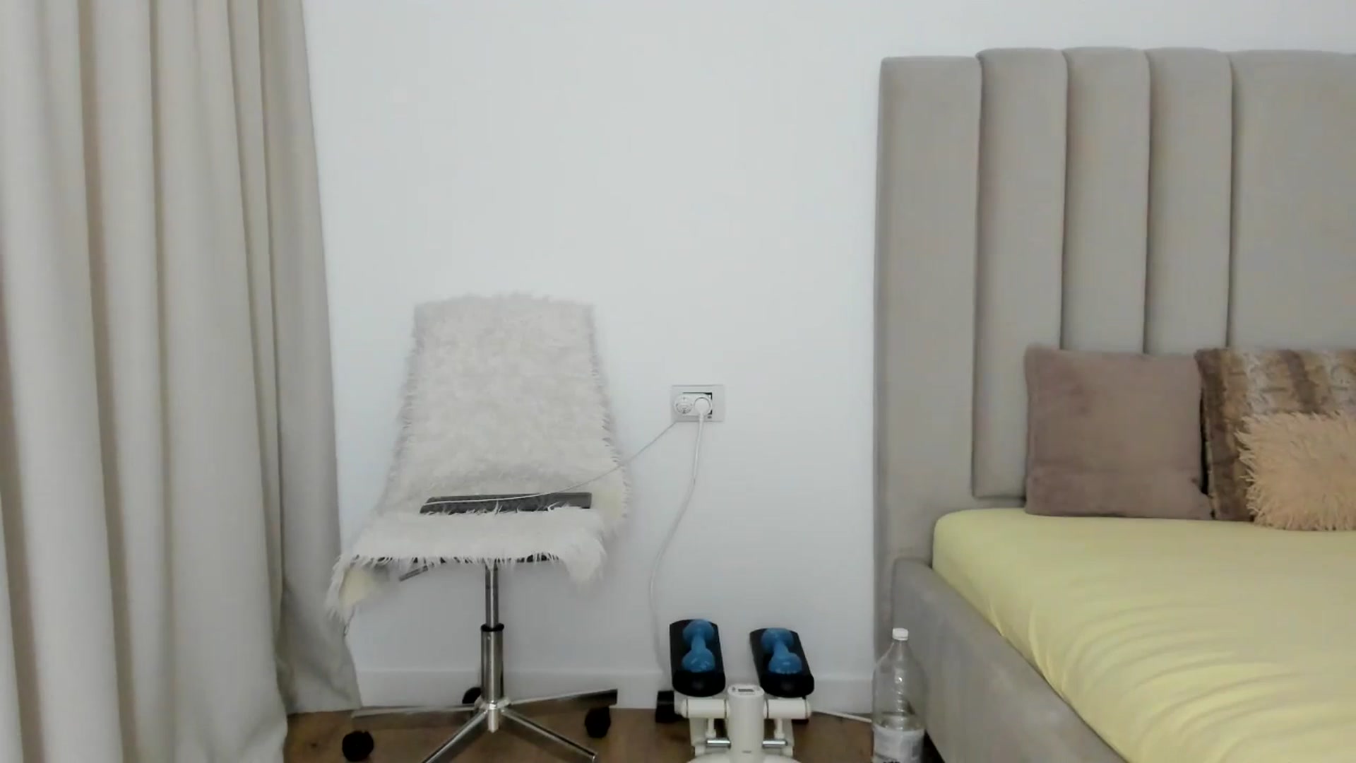 Gallery image thumbnail from Hrystina_'s myfreecams stream on, 01/16/2026, 17:46 image 14 of 20