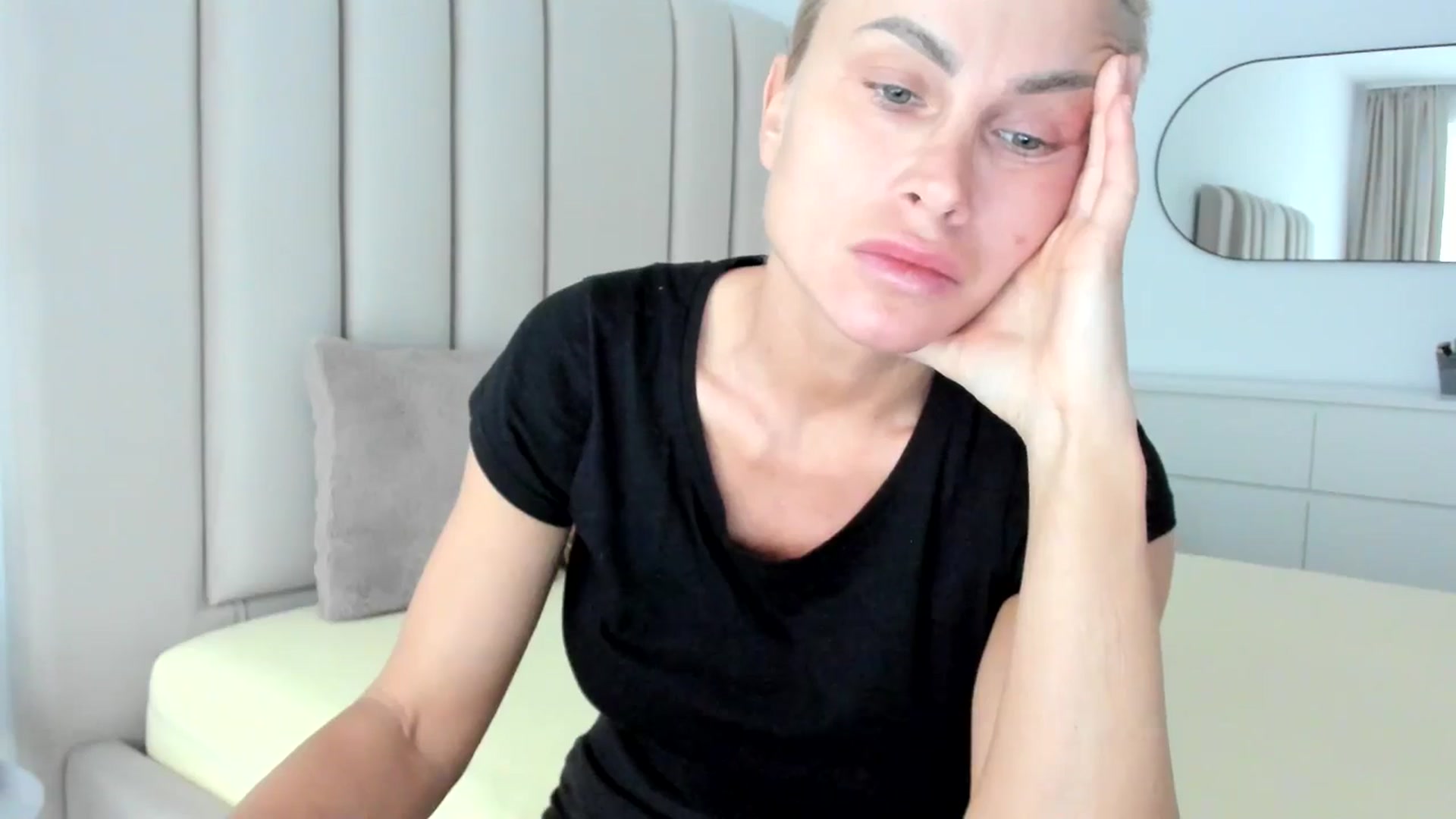 Gallery image thumbnail from Hrystina_'s myfreecams stream on, 01/22/2026, 16:16 image 3 of 20