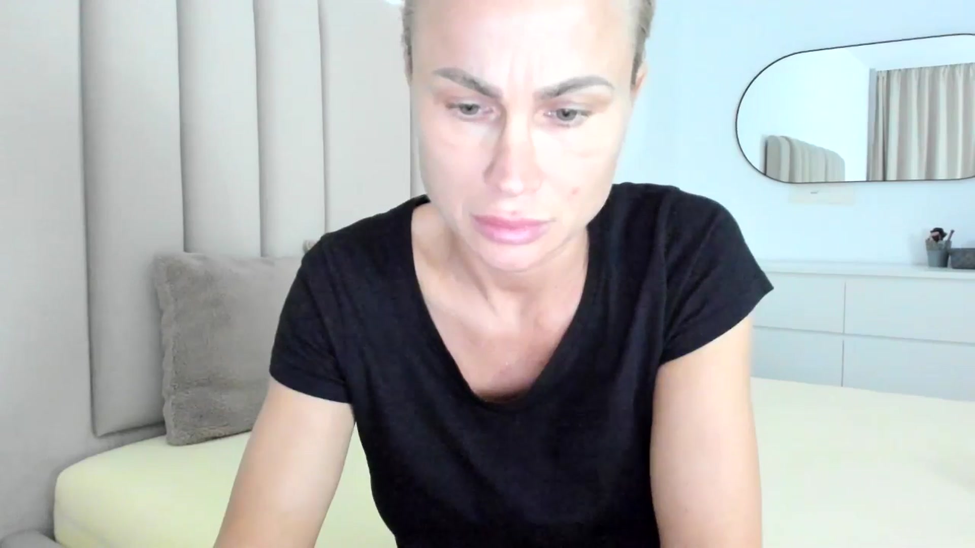 Gallery image thumbnail from Hrystina_'s myfreecams stream on, 01/23/2026, 17:08 image 17 of 20