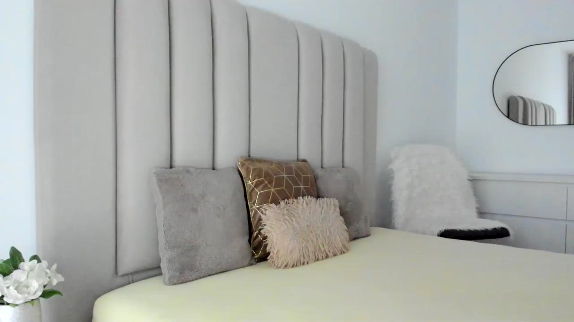 Gallery image thumbnail from Hrystina_'s myfreecams stream on, 01/27/2026, 15:03 image 17 of 20