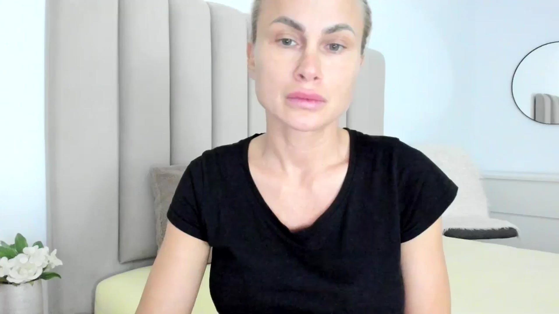 Gallery image thumbnail from Hrystina_'s myfreecams stream on, 01/27/2026, 17:12 image 17 of 20