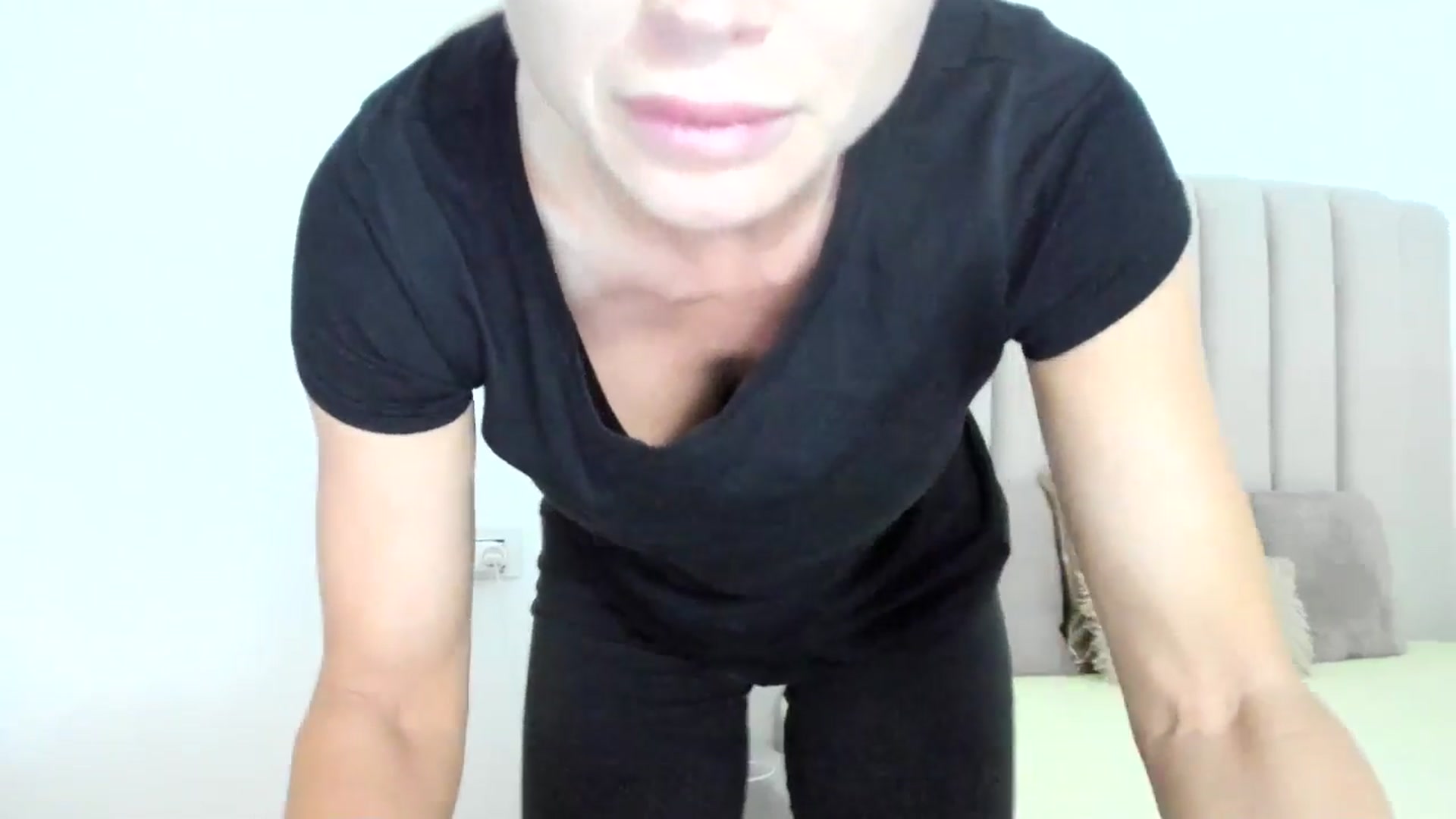 Gallery image thumbnail from Hrystina_'s myfreecams stream on, 01/27/2026, 17:12 image 4 of 20