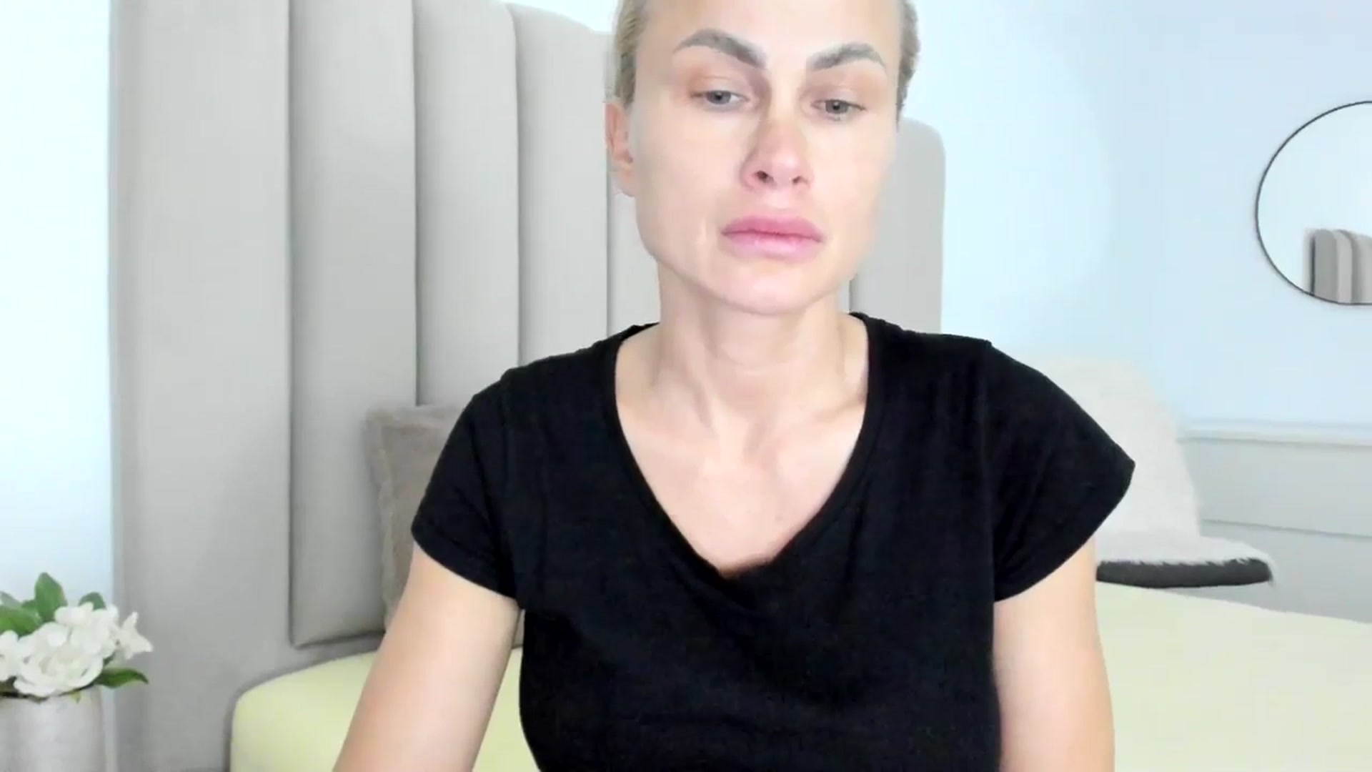 Gallery image thumbnail from Hrystina_'s myfreecams stream on, 01/27/2026, 17:12 image 16 of 20