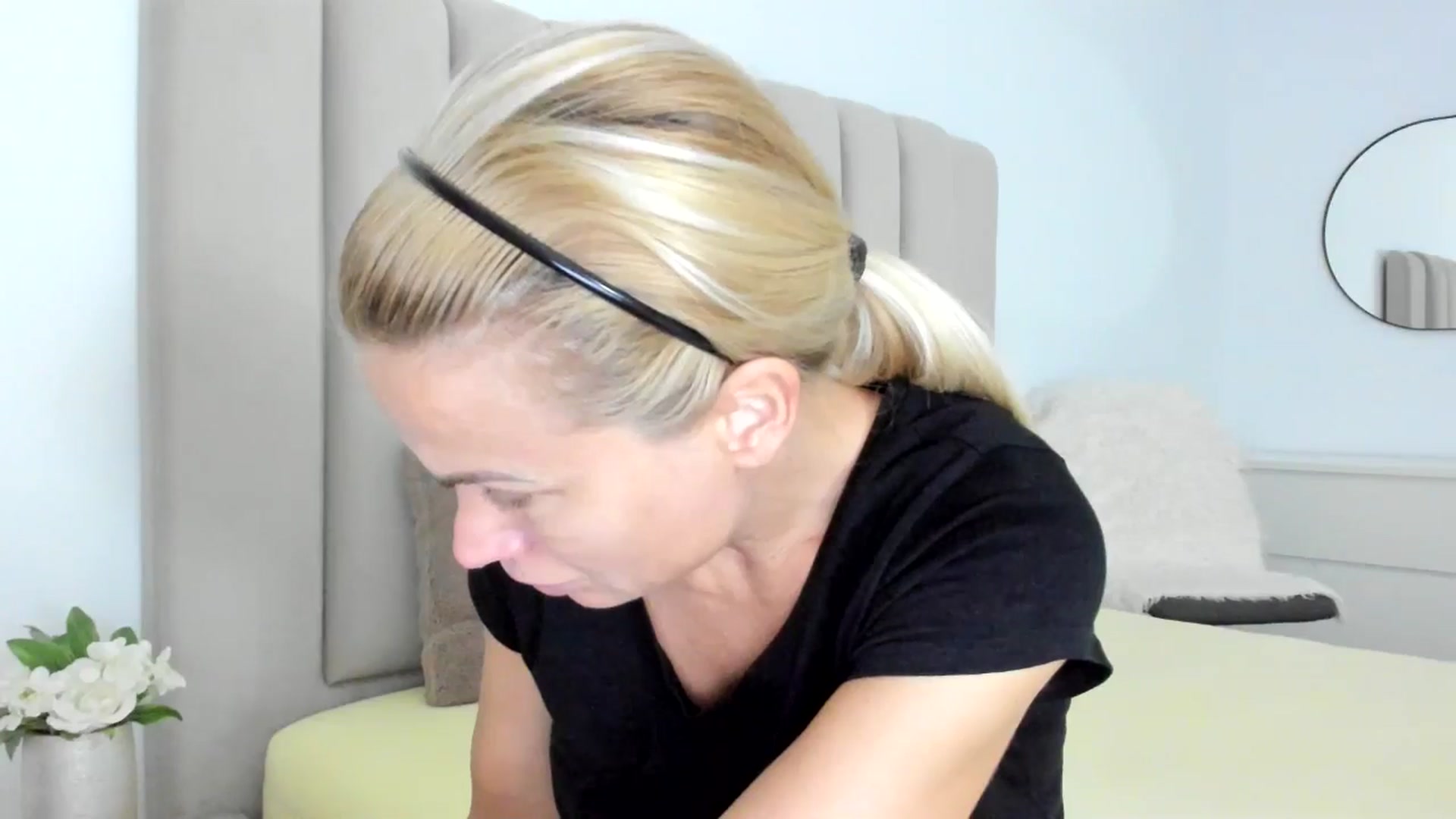Gallery image thumbnail from Hrystina_'s myfreecams stream on, 01/27/2026, 17:12 image 19 of 20