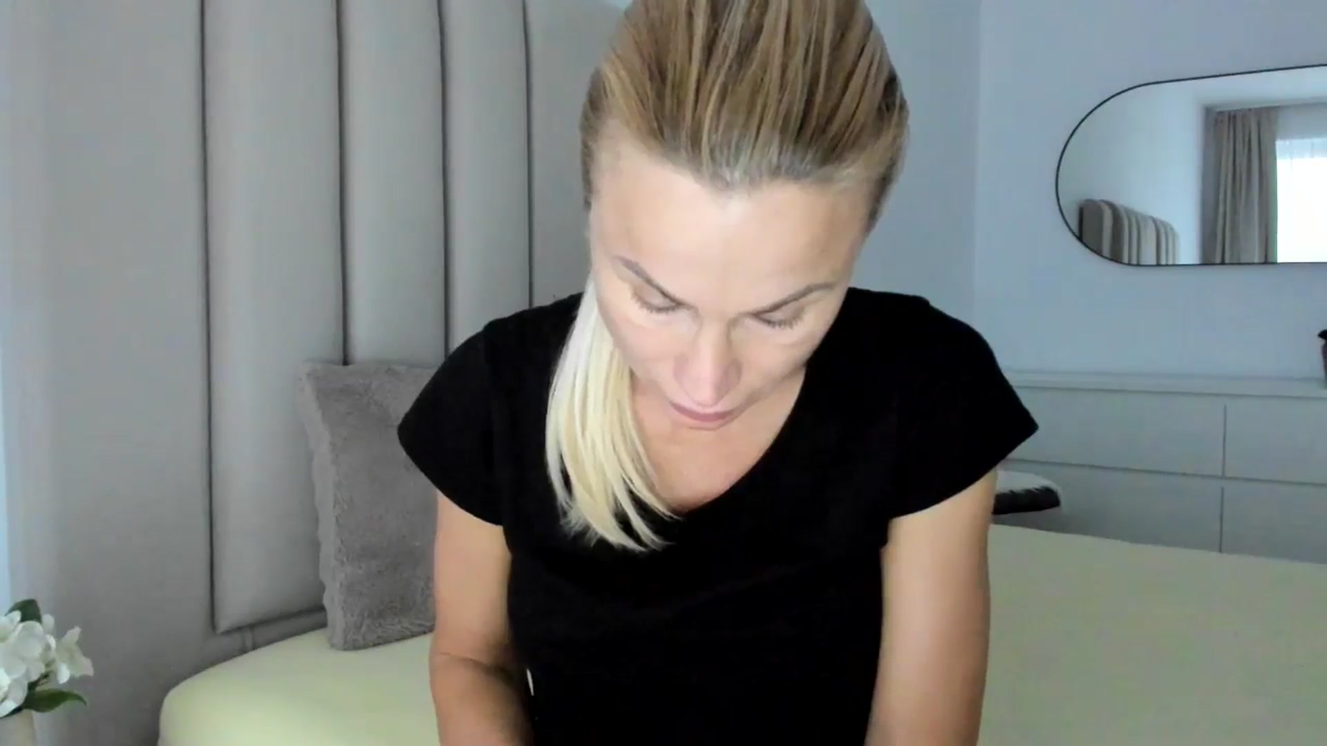 Gallery image thumbnail from Hrystina_'s myfreecams stream on, 01/29/2026, 17:11 image 5 of 20