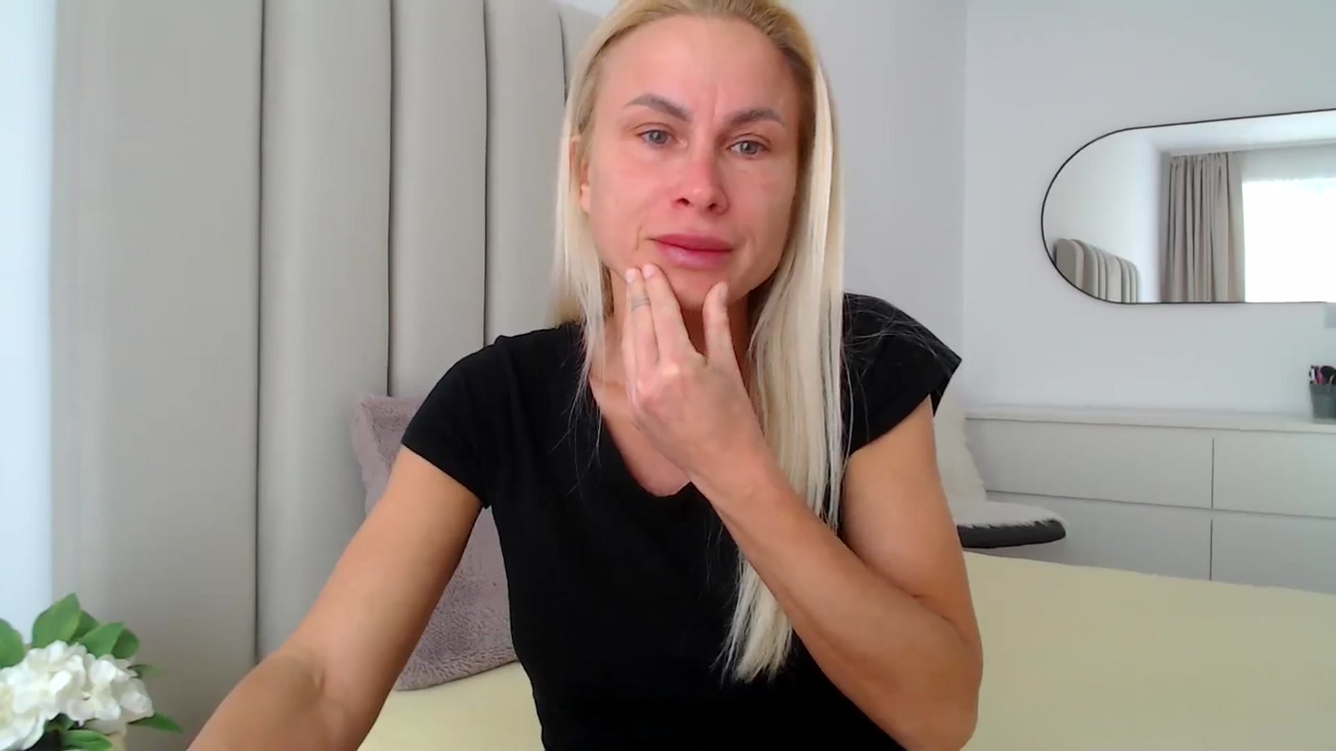 Gallery image thumbnail from Hrystina_'s myfreecams stream on, 02/03/2026, 15:52 image 5 of 20