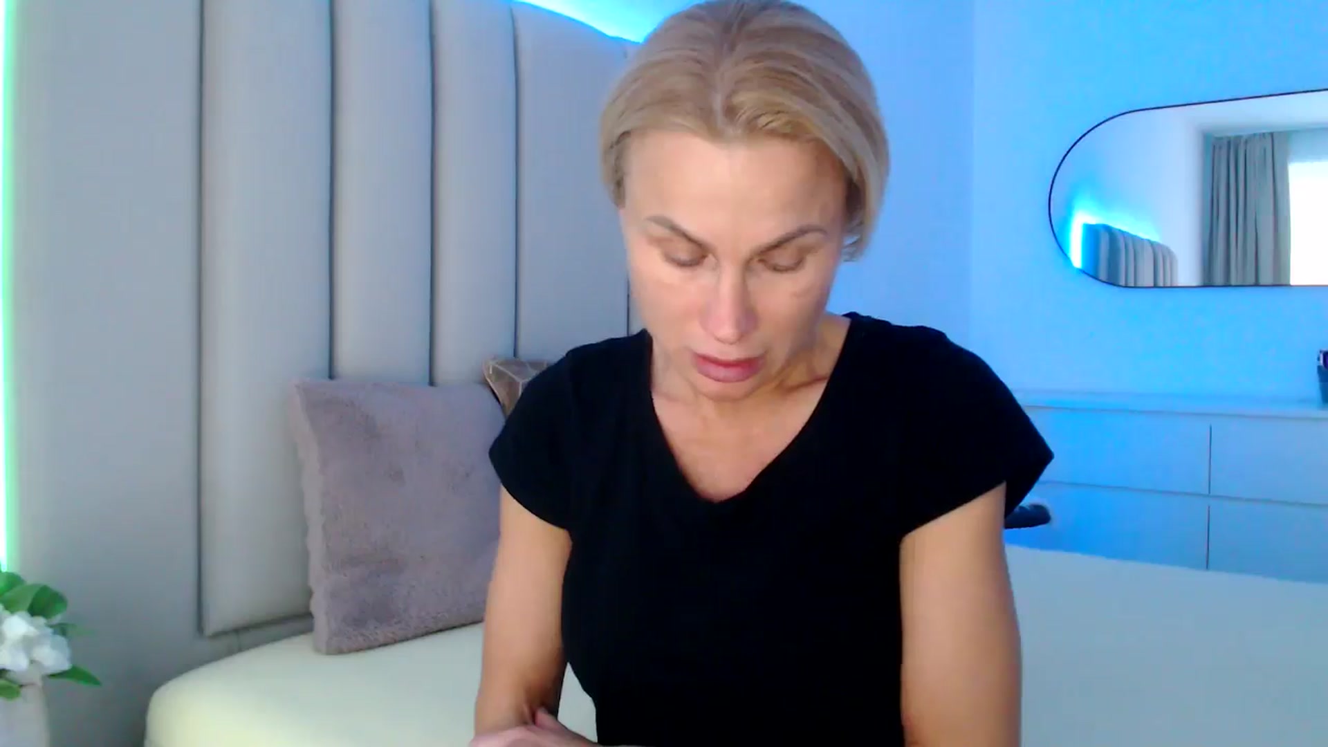 Gallery image thumbnail from Hrystina_'s myfreecams stream on, 02/03/2026, 15:52 image 16 of 20