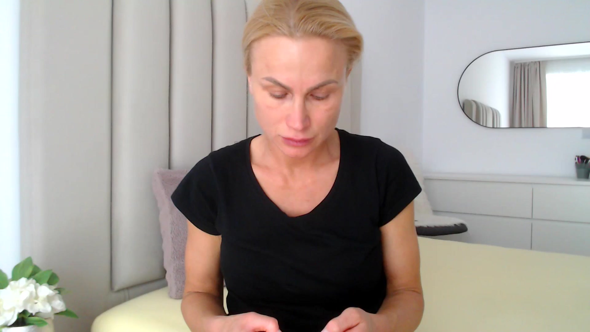 Gallery image thumbnail from Hrystina_'s myfreecams stream on, 02/03/2026, 15:52 image 11 of 20