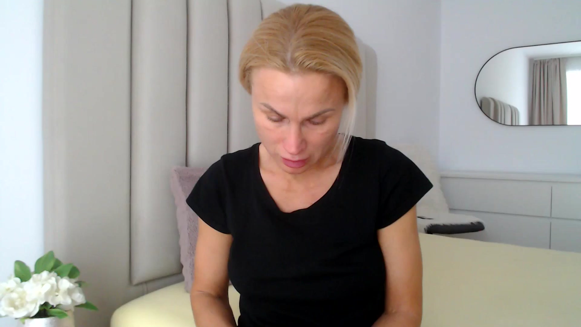 Gallery image thumbnail from Hrystina_'s myfreecams stream on, 02/03/2026, 15:52 image 13 of 20