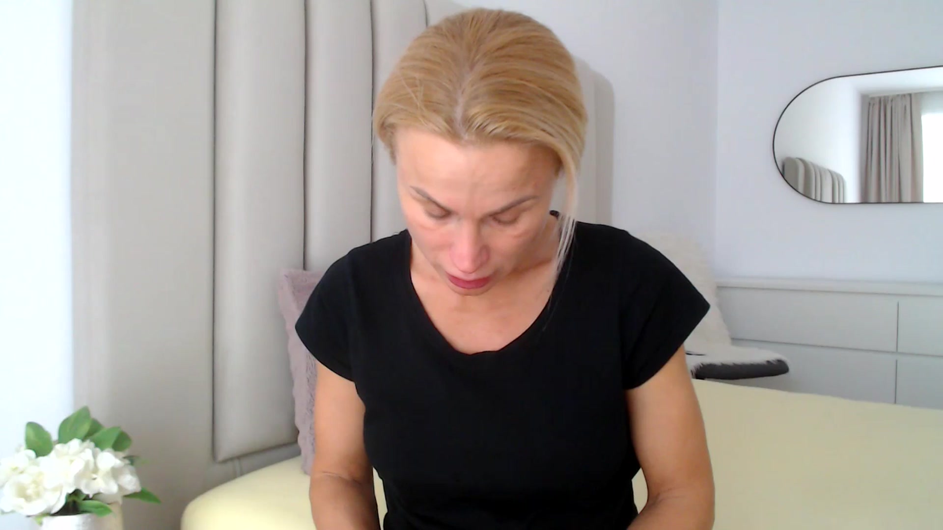 Gallery image thumbnail from Hrystina_'s myfreecams stream on, 02/03/2026, 15:52 image 12 of 20