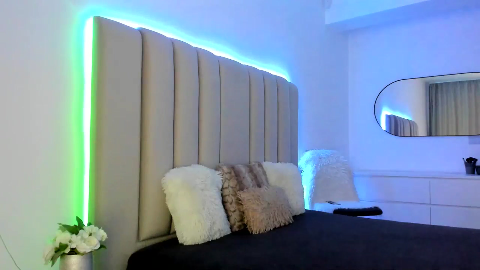 Gallery image thumbnail from Hrystina_'s myfreecams stream on, 02/07/2026, 15:58 image 10 of 20