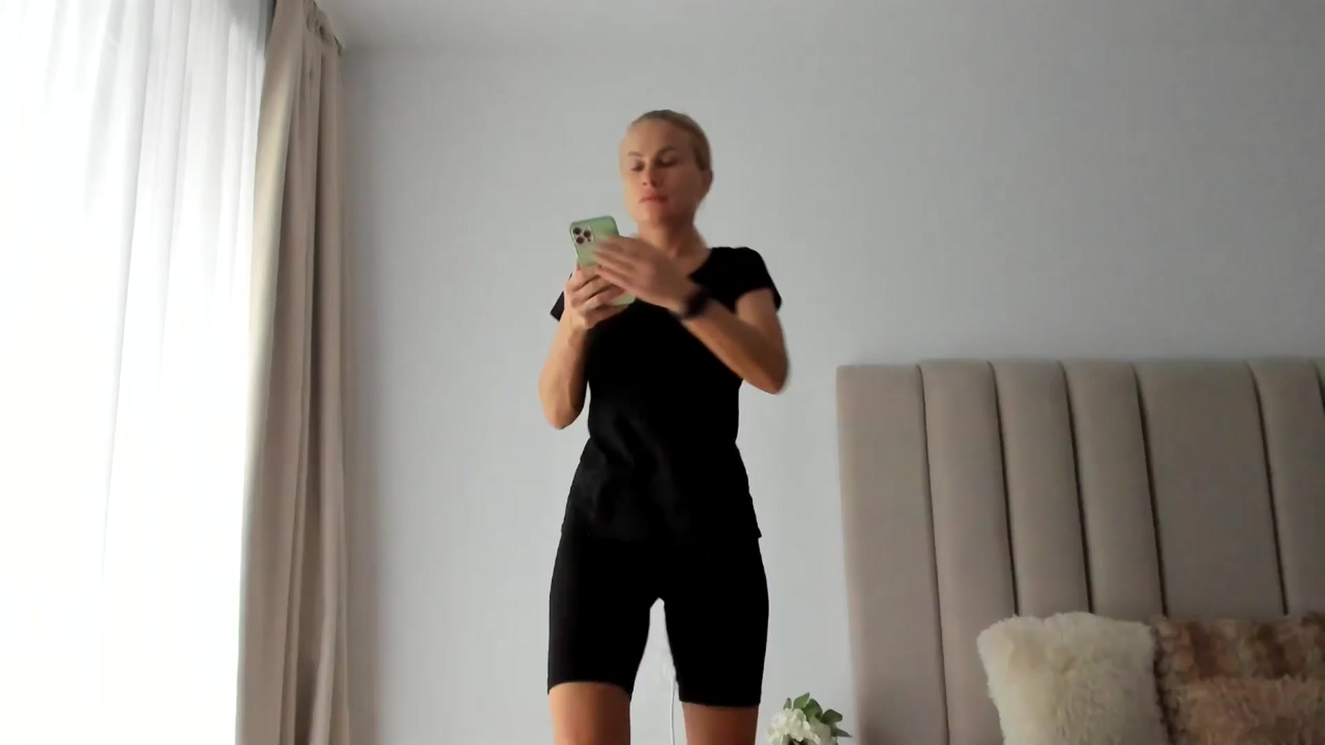 Gallery image thumbnail from Hrystina_'s myfreecams stream on, 02/12/2026, 15:44 image 14 of 20
