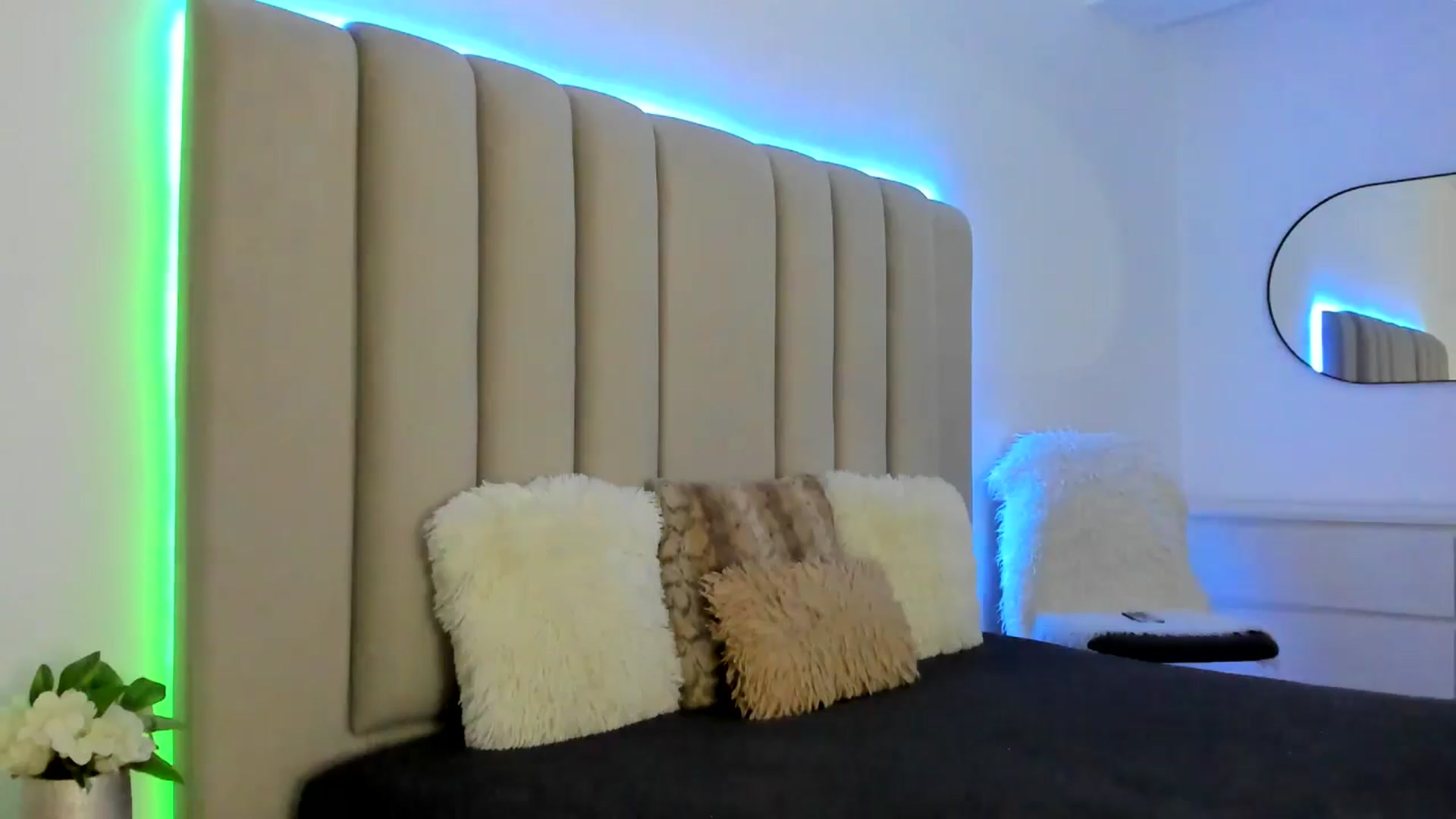 Gallery image thumbnail from Hrystina_'s myfreecams stream on, 02/12/2026, 18:22 image 11 of 20