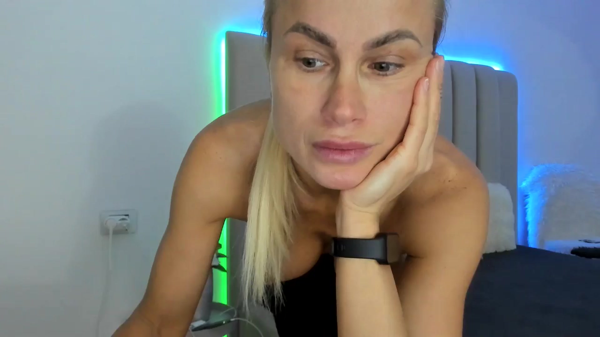 Gallery image thumbnail from Hrystina_'s myfreecams stream on, 02/13/2026, 16:27 image 16 of 20