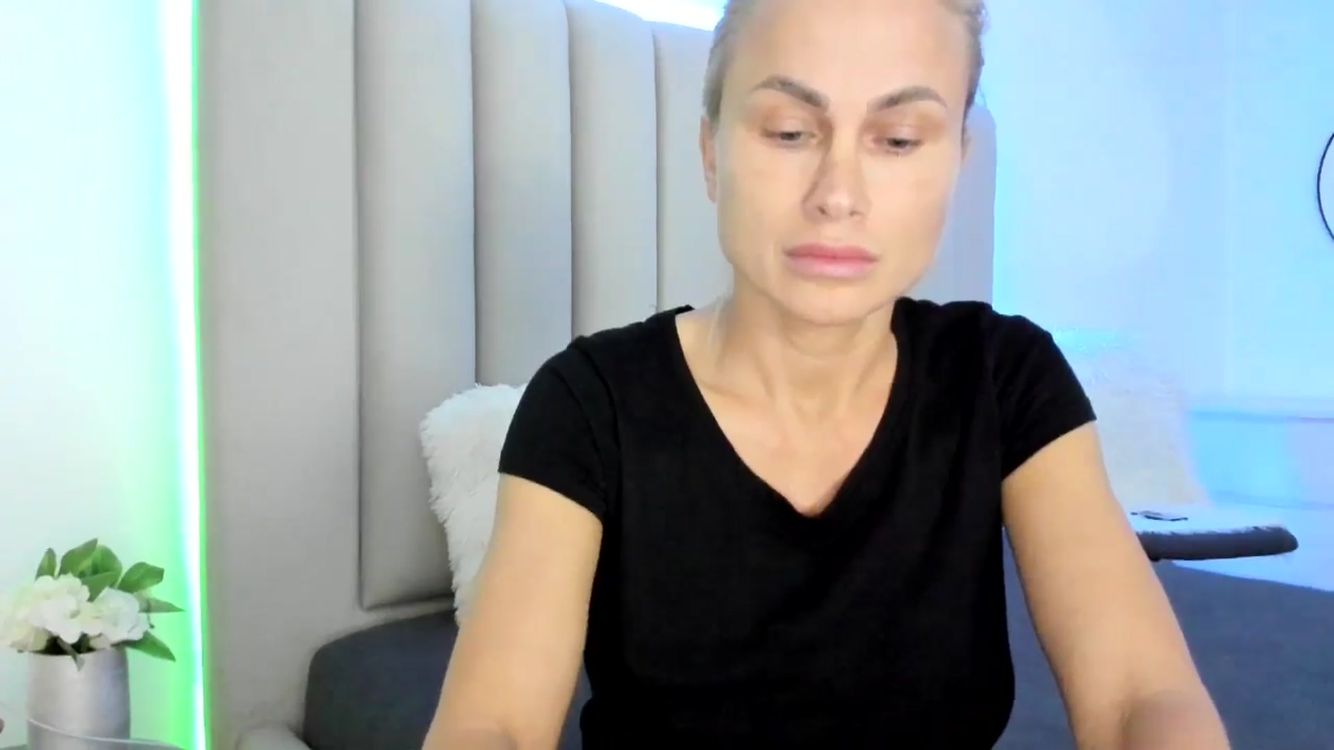 Gallery image thumbnail from Hrystina_'s myfreecams stream on, 02/13/2026, 16:34 image 17 of 20