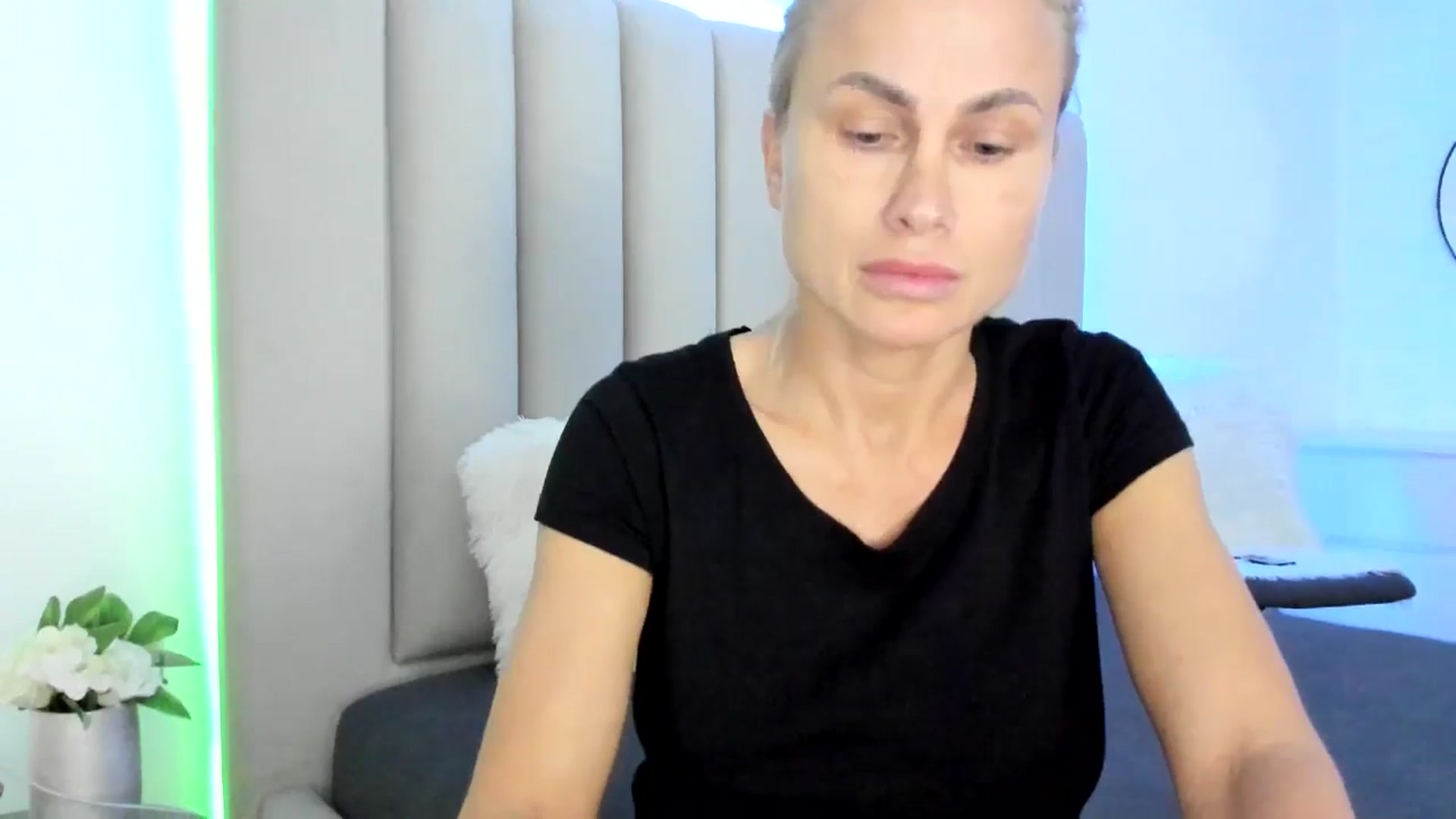 Gallery image thumbnail from Hrystina_'s myfreecams stream on, 02/13/2026, 16:34 image 16 of 20