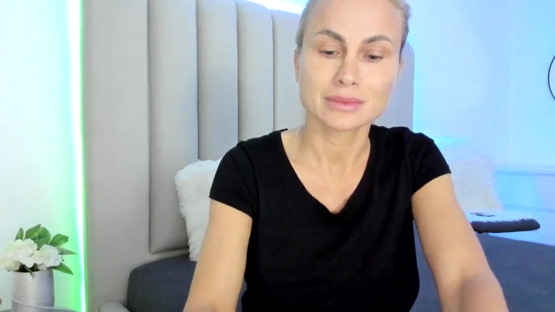 Gallery image thumbnail from Hrystina_'s myfreecams stream on, 02/13/2026, 16:34 image 19 of 20