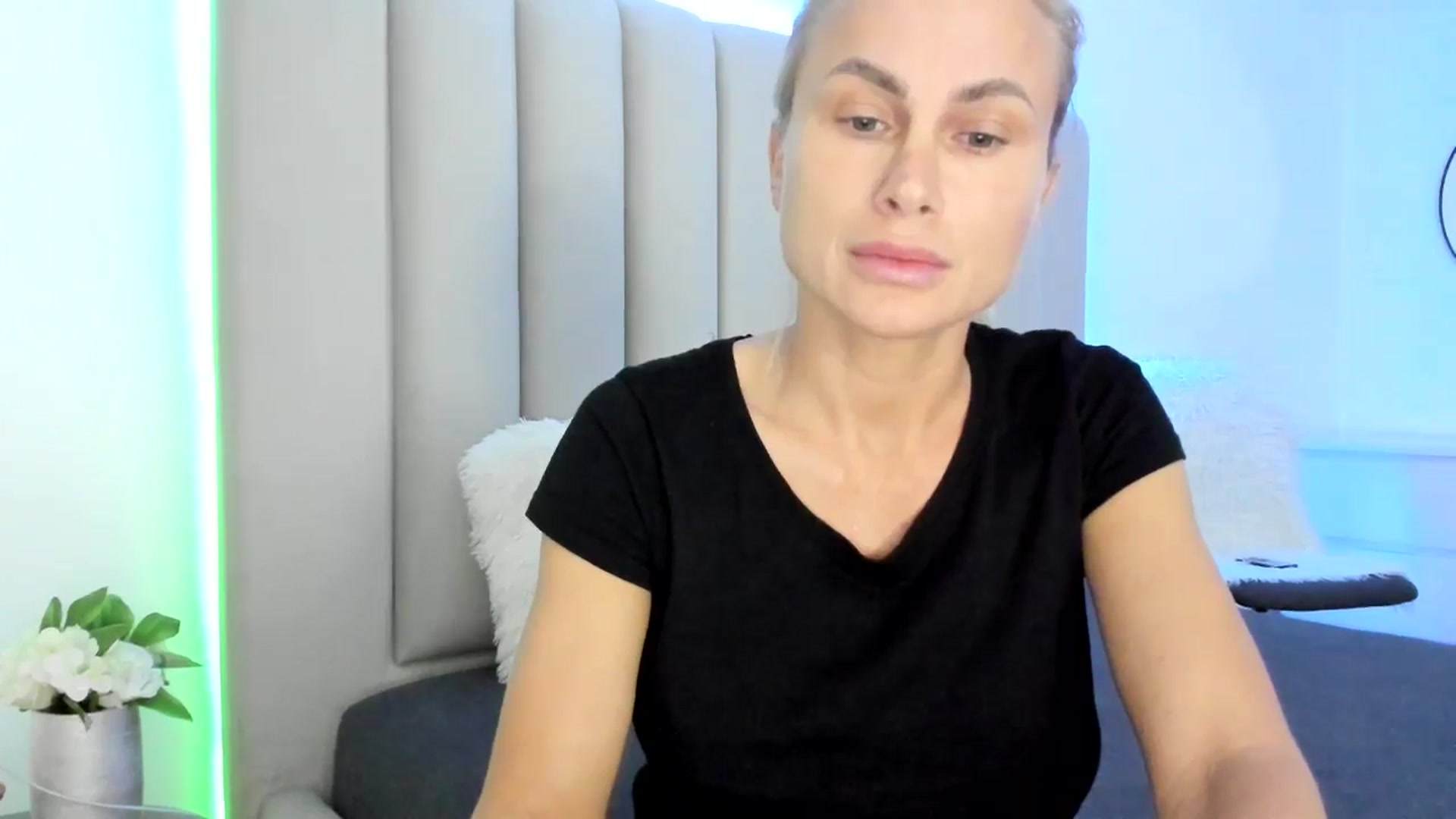 Gallery image thumbnail from Hrystina_'s myfreecams stream on, 02/13/2026, 16:34 image 18 of 20