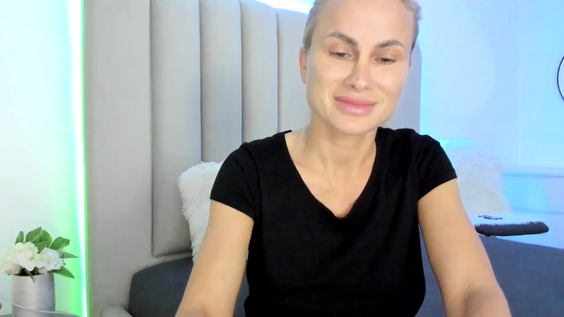 Gallery image thumbnail from Hrystina_'s myfreecams stream on, 02/13/2026, 16:34 image 20 of 20