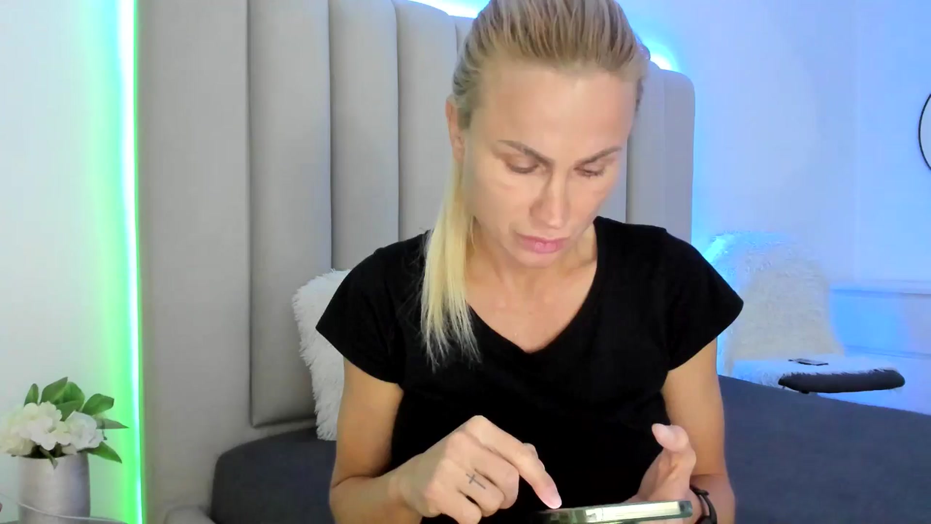 Gallery image thumbnail from Hrystina_'s myfreecams stream on, 02/13/2026, 16:34 image 7 of 20