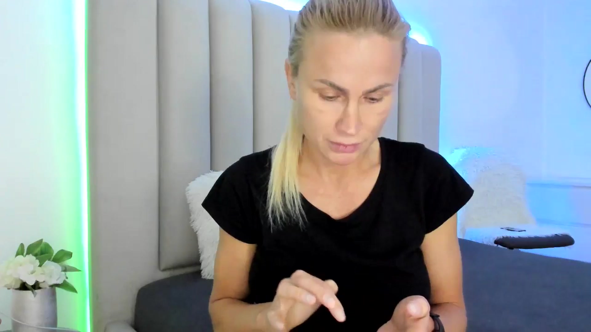 Gallery image thumbnail from Hrystina_'s myfreecams stream on, 02/13/2026, 16:34 image 12 of 20
