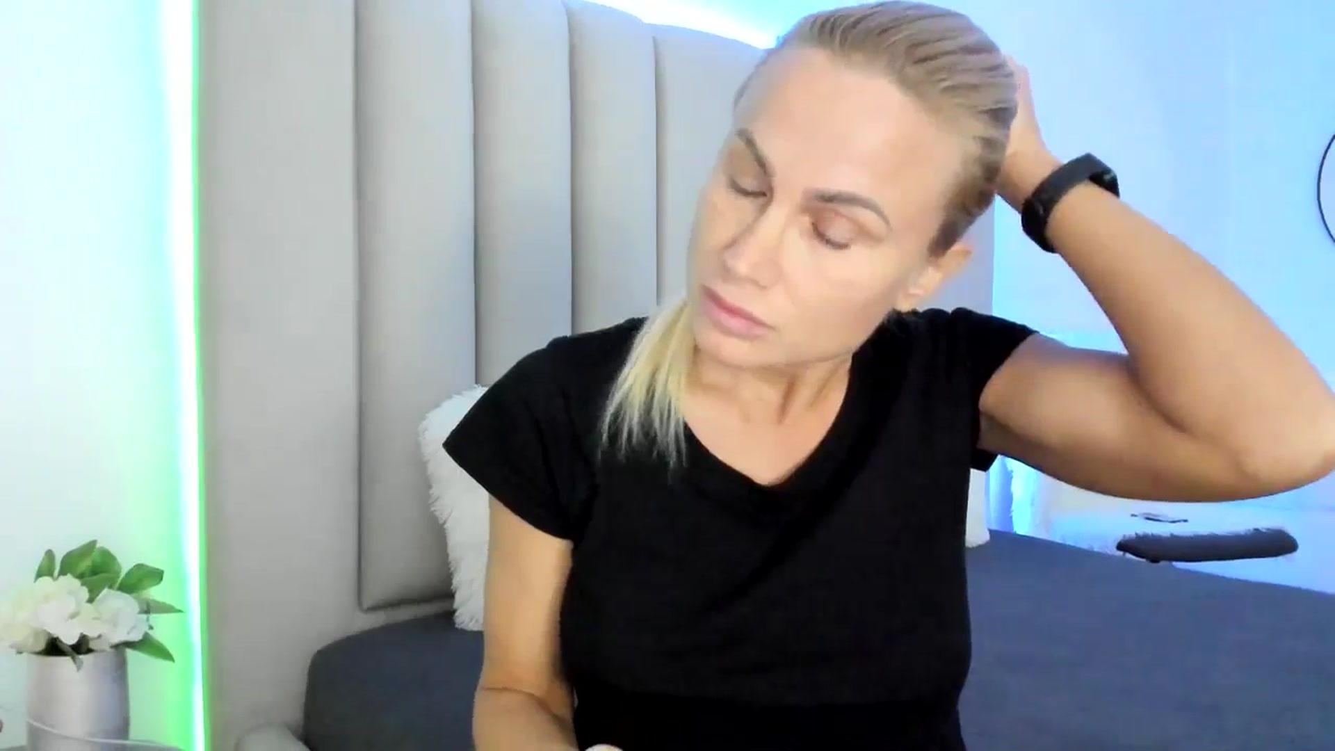 Gallery image thumbnail from Hrystina_'s myfreecams stream on, 02/13/2026, 16:34 image 14 of 20