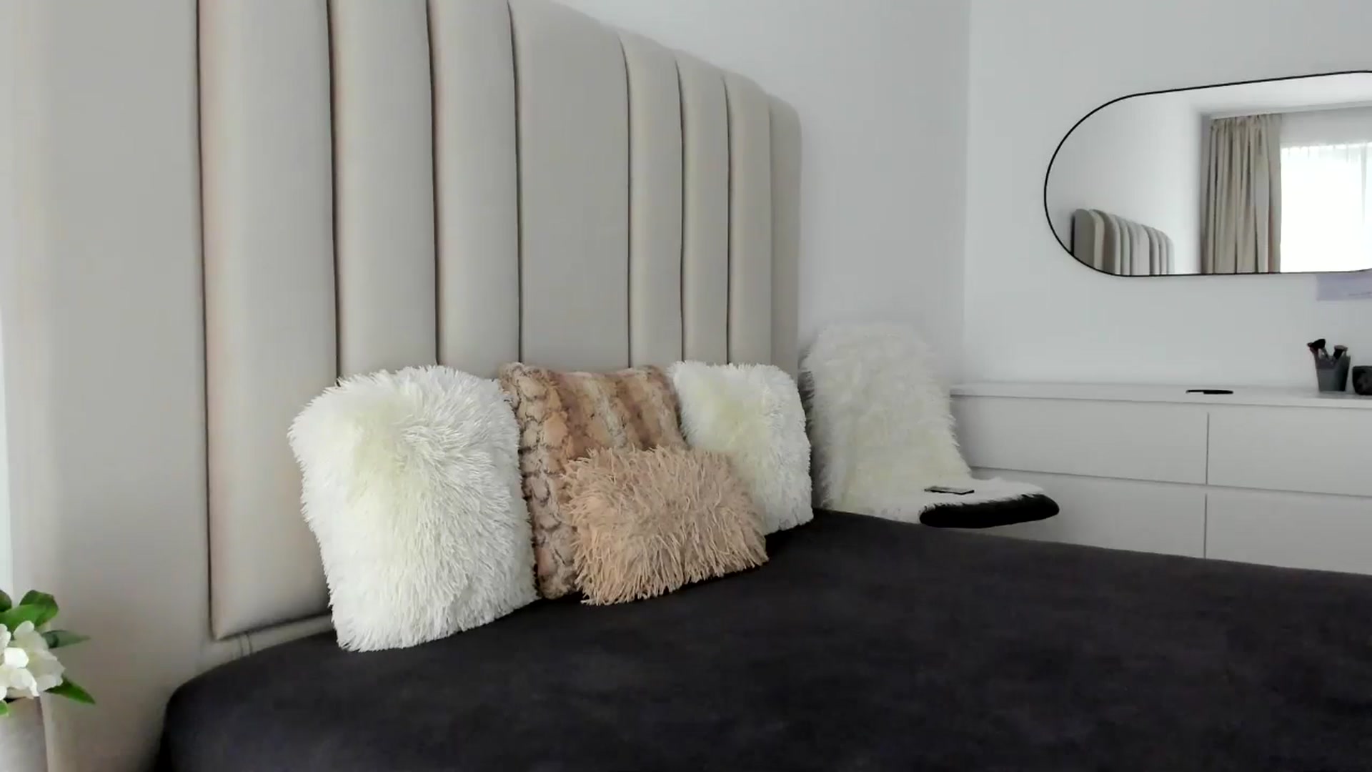 Gallery image thumbnail from Hrystina_'s myfreecams stream on, 02/16/2026, 16:52 image 8 of 20