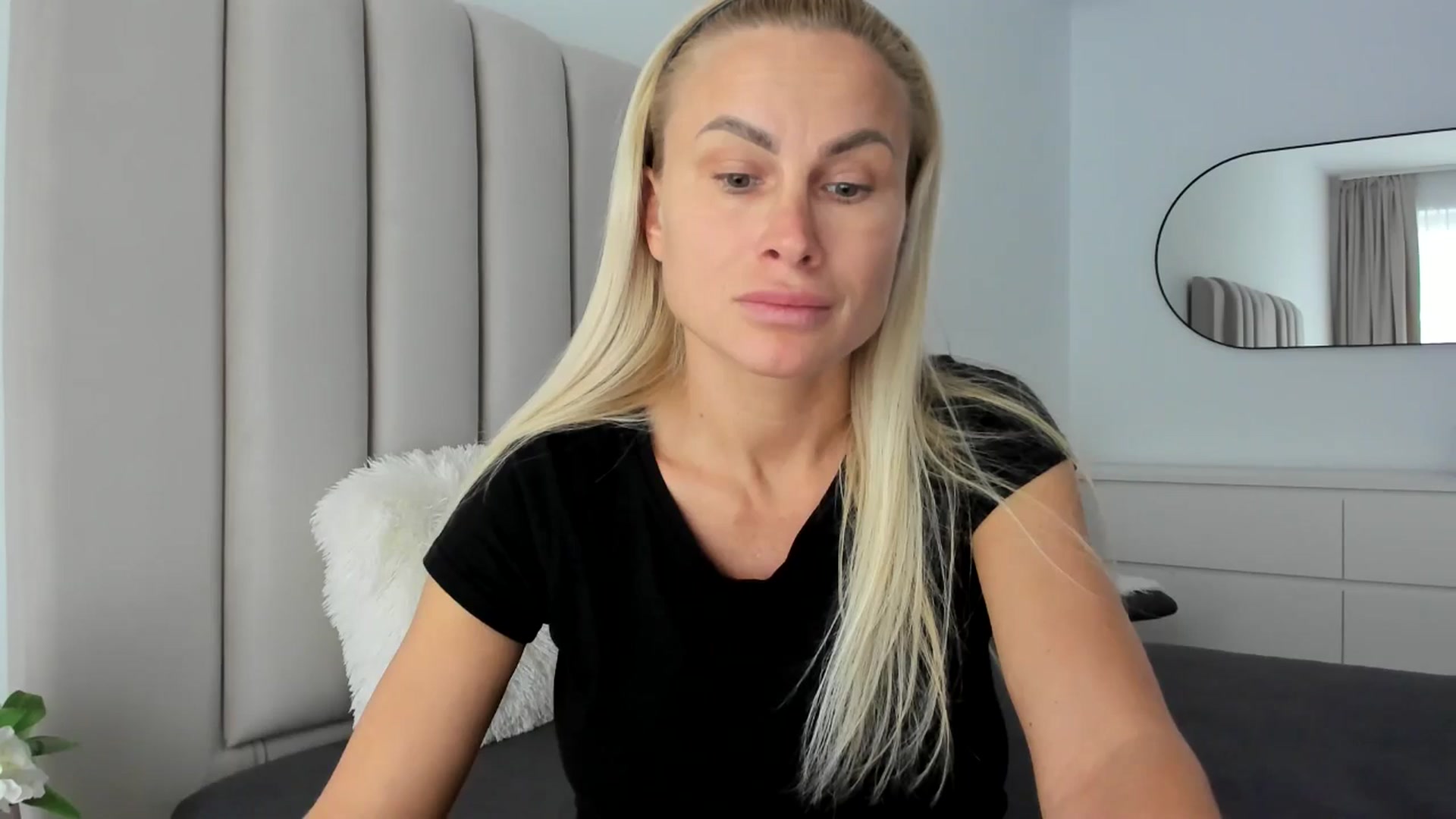Gallery image thumbnail from Hrystina_'s myfreecams stream on, 02/16/2026, 16:52 image 3 of 20