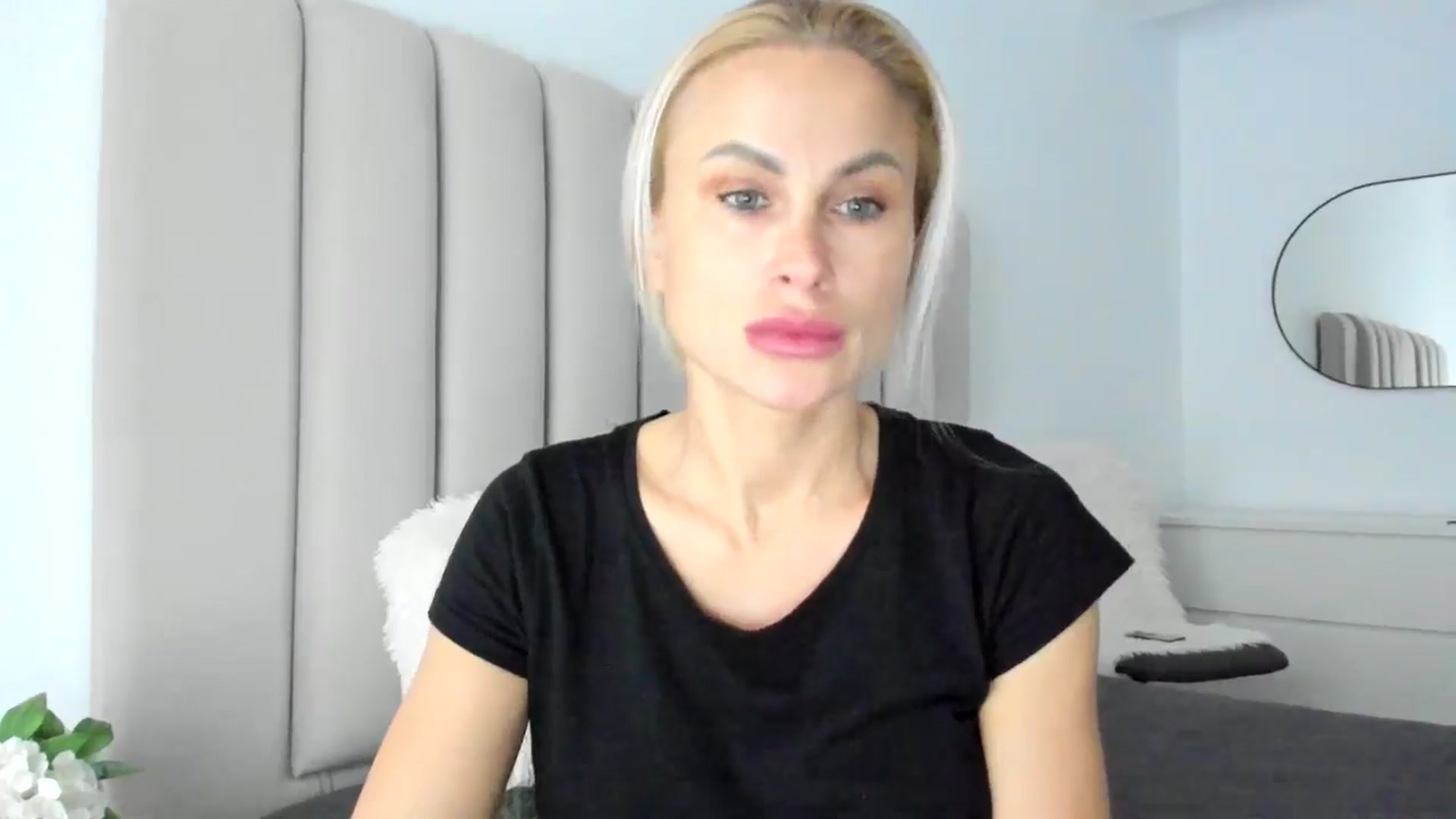 Gallery image thumbnail from Hrystina_'s myfreecams stream on, 02/16/2026, 16:52 image 12 of 20