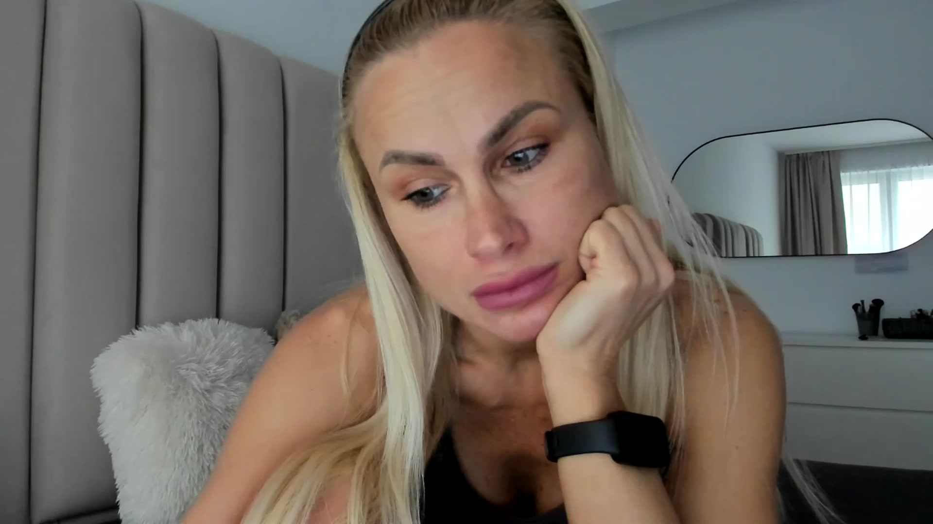 Gallery image thumbnail from Hrystina_'s myfreecams stream on, 02/17/2026, 12:11 image 13 of 20
