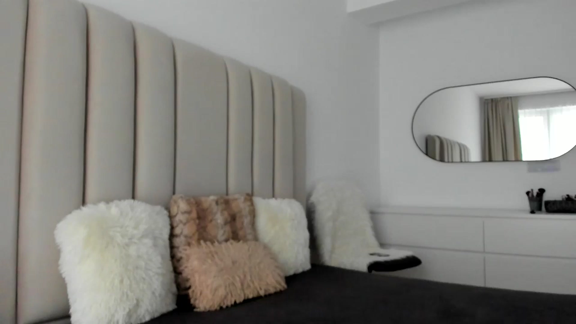 Gallery image thumbnail from Hrystina_'s myfreecams stream on, 02/17/2026, 12:11 image 18 of 20