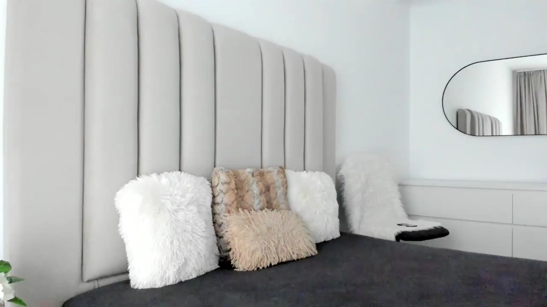 Gallery image thumbnail from Hrystina_'s myfreecams stream on, 02/17/2026, 16:39 image 4 of 20