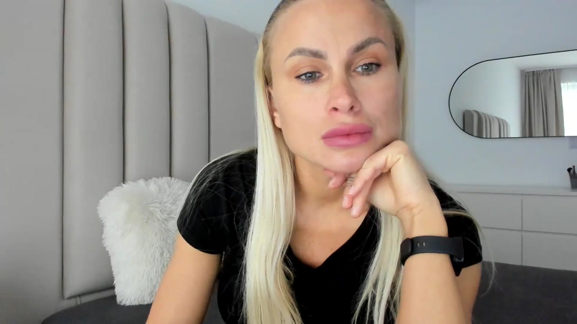 Gallery image thumbnail from Hrystina_'s myfreecams stream on, 02/17/2026, 16:39 image 2 of 20