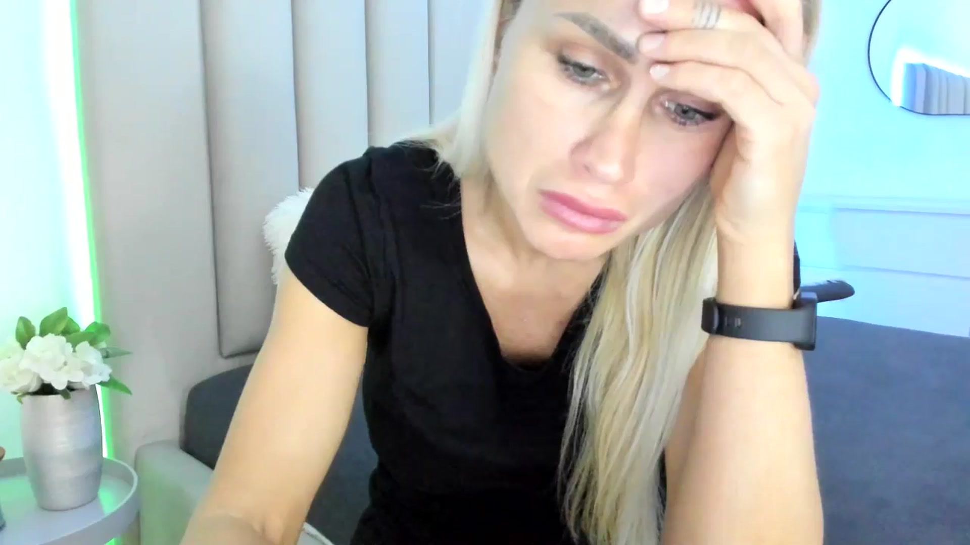 Gallery image thumbnail from Hrystina_'s myfreecams stream on, 02/17/2026, 16:39 image 16 of 20