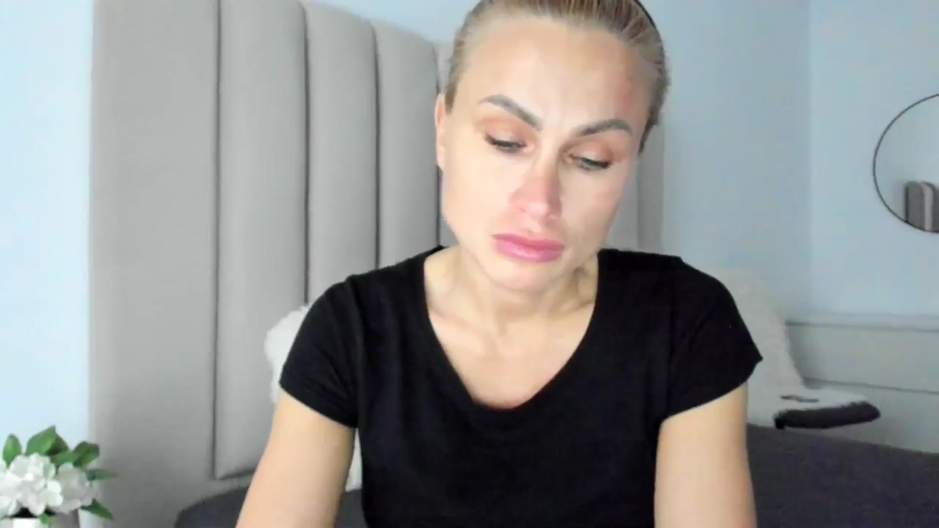 Gallery image thumbnail from Hrystina_'s myfreecams stream on, 02/17/2026, 16:39 image 10 of 20