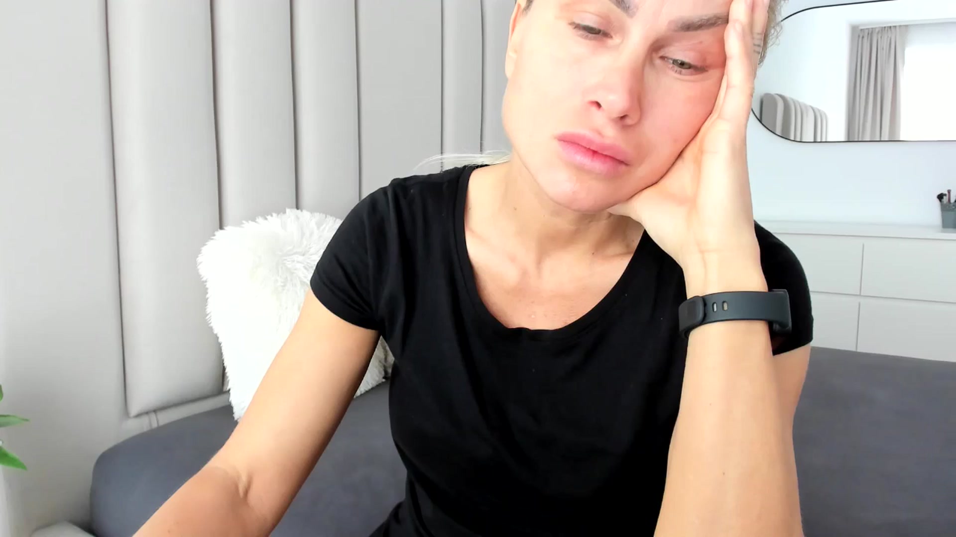 Gallery image thumbnail from Hrystina_'s myfreecams stream on, 02/18/2026, 16:08 image 13 of 20