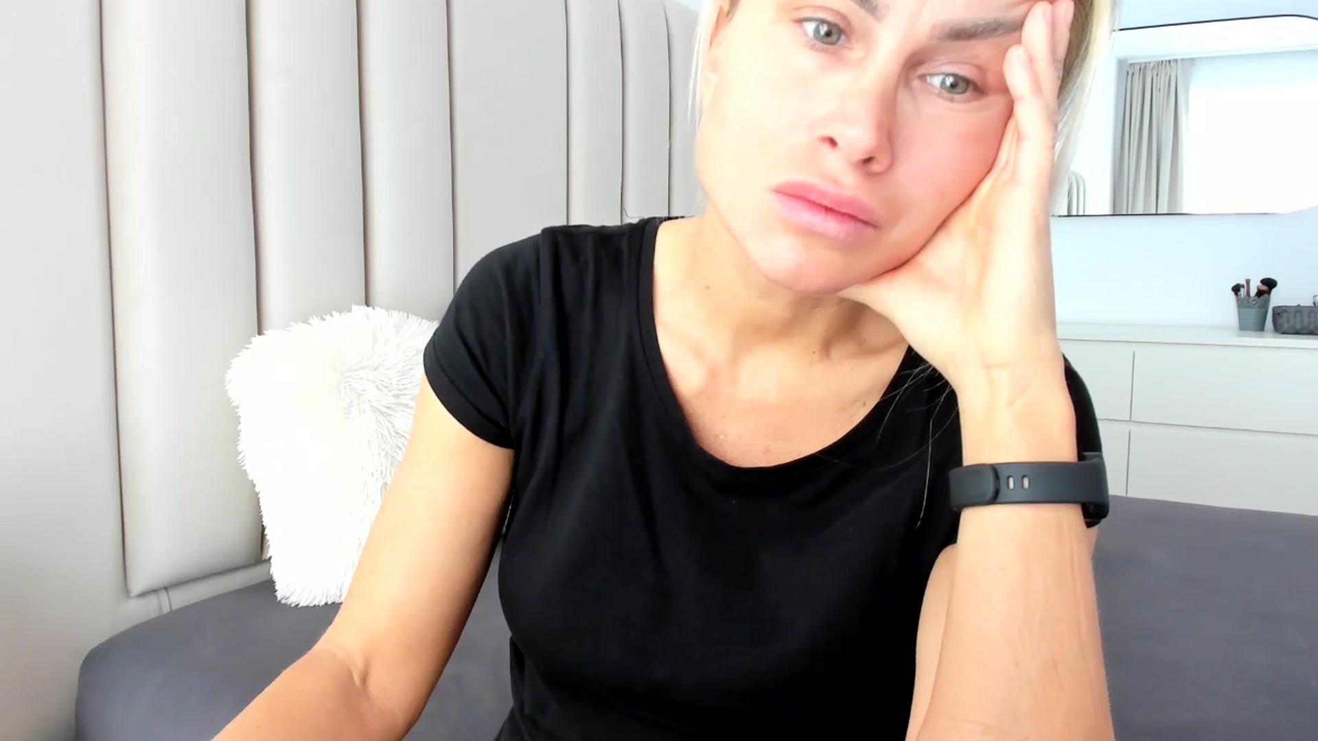 Gallery image thumbnail from Hrystina_'s myfreecams stream on, 02/18/2026, 16:08 image 5 of 20
