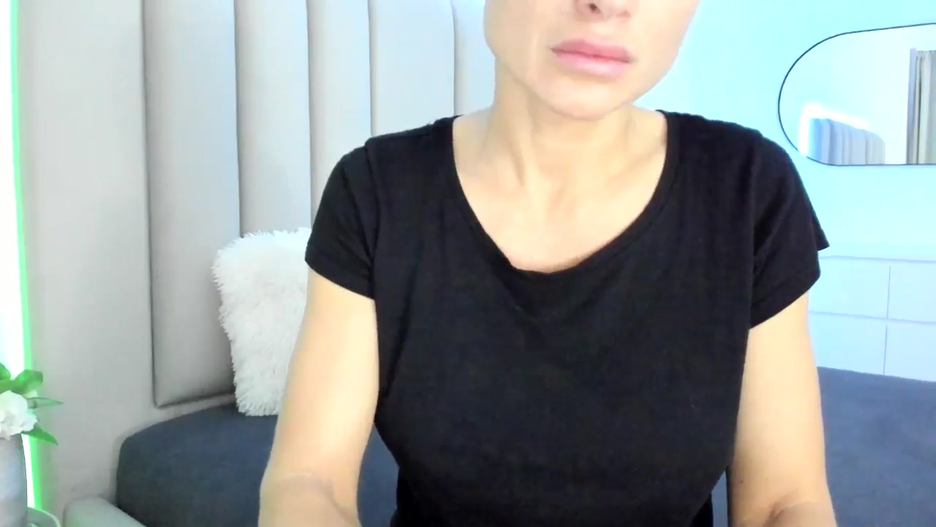 Gallery image thumbnail from Hrystina_'s myfreecams stream on, 02/18/2026, 17:39 image 19 of 20