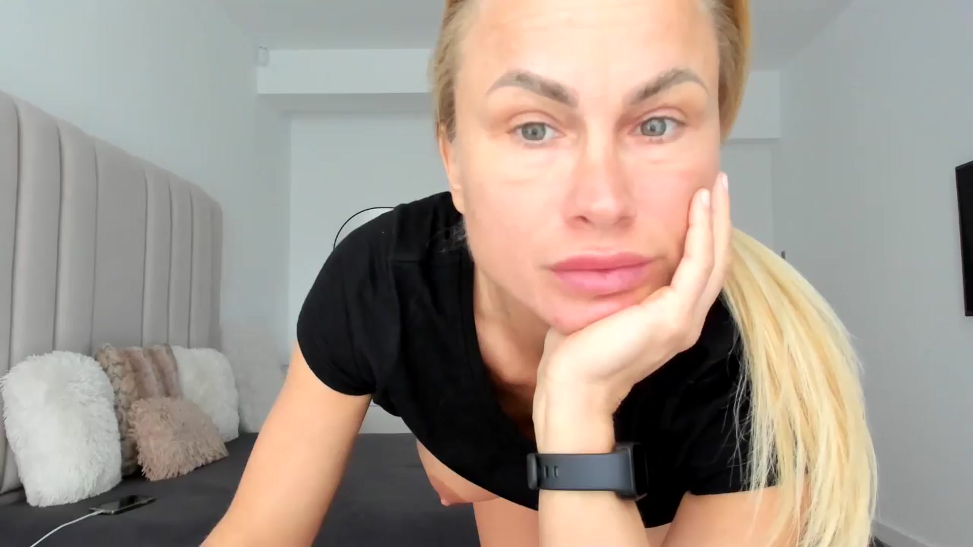Gallery image thumbnail from Hrystina_'s myfreecams stream on, 02/23/2026, 15:22 image 19 of 20