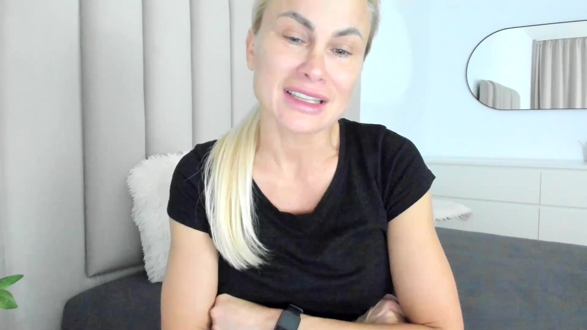 Gallery image thumbnail from Hrystina_'s myfreecams stream on, 02/23/2026, 17:37 image 19 of 20