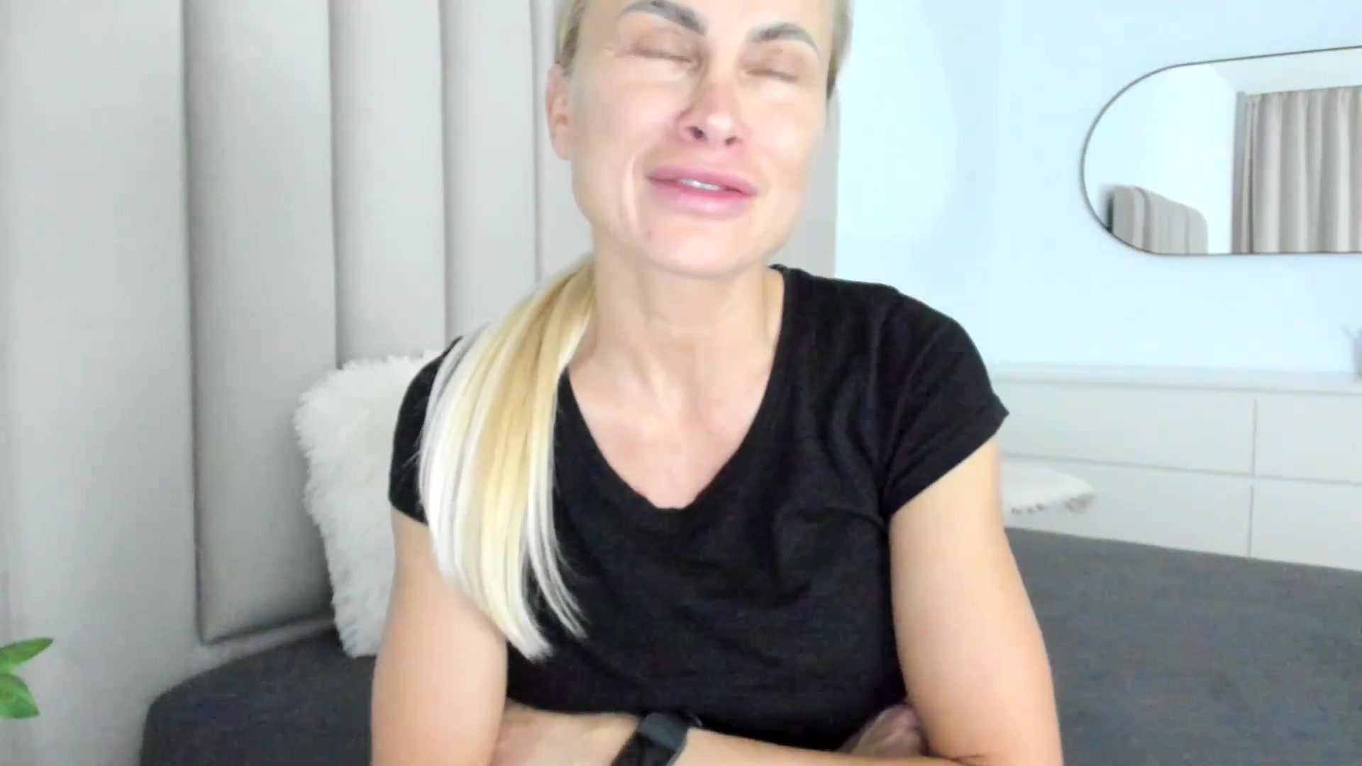 Gallery image thumbnail from Hrystina_'s myfreecams stream on, 02/23/2026, 17:37 image 18 of 20