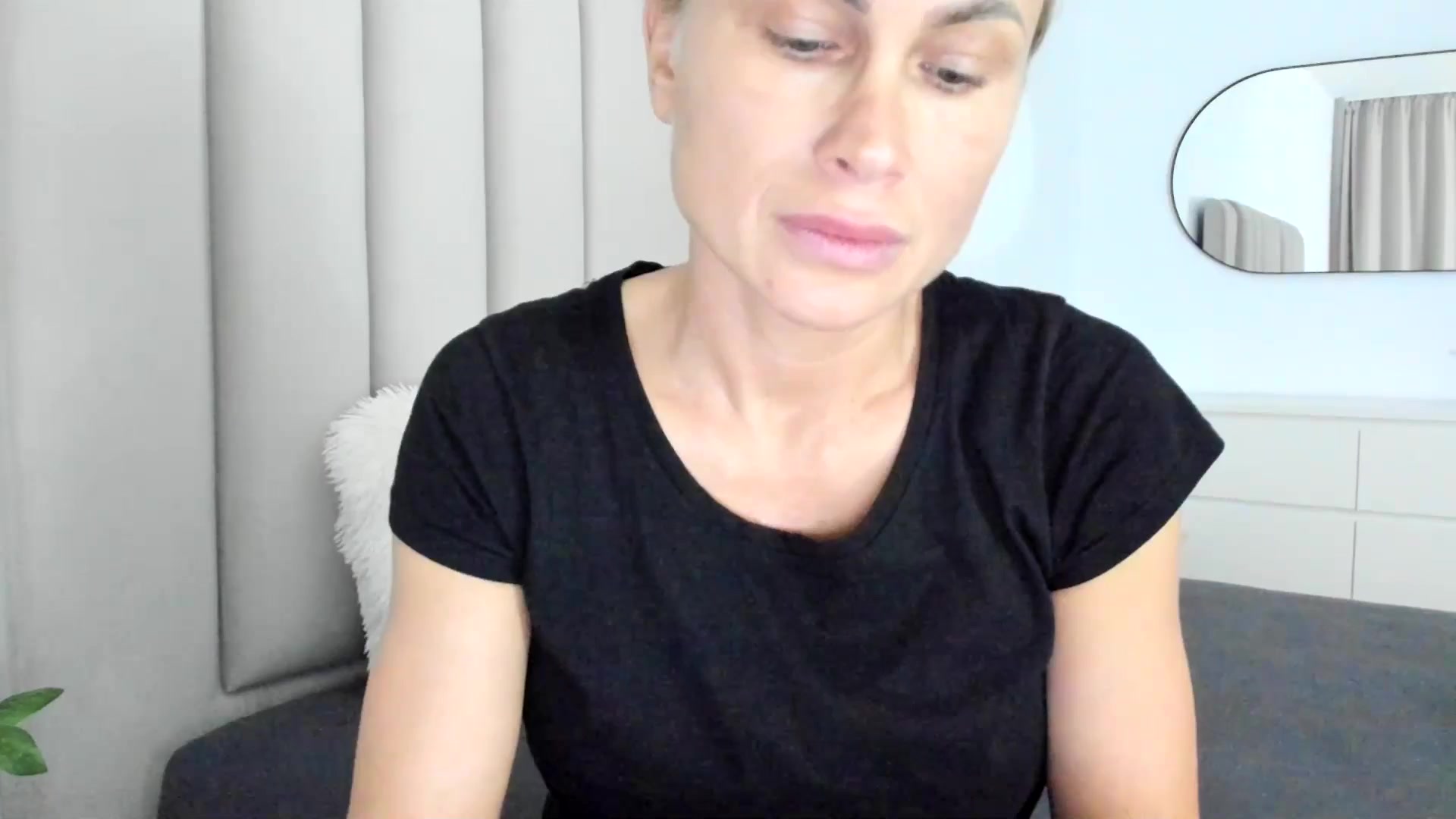 Gallery image thumbnail from Hrystina_'s myfreecams stream on, 02/23/2026, 17:37 image 16 of 20