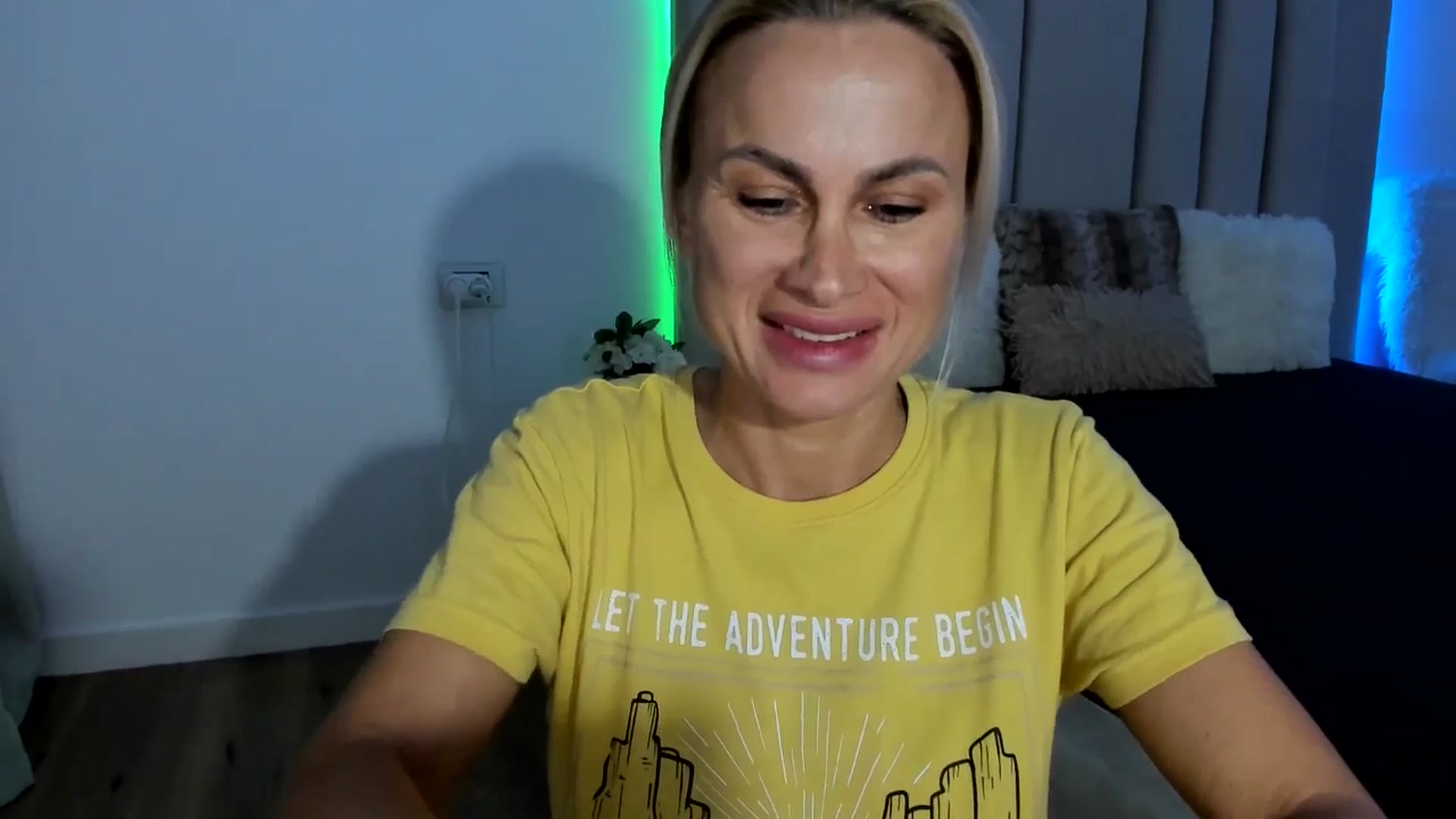 Gallery image thumbnail from Hrystina_'s myfreecams stream on, 02/25/2026, 17:09 image 19 of 20