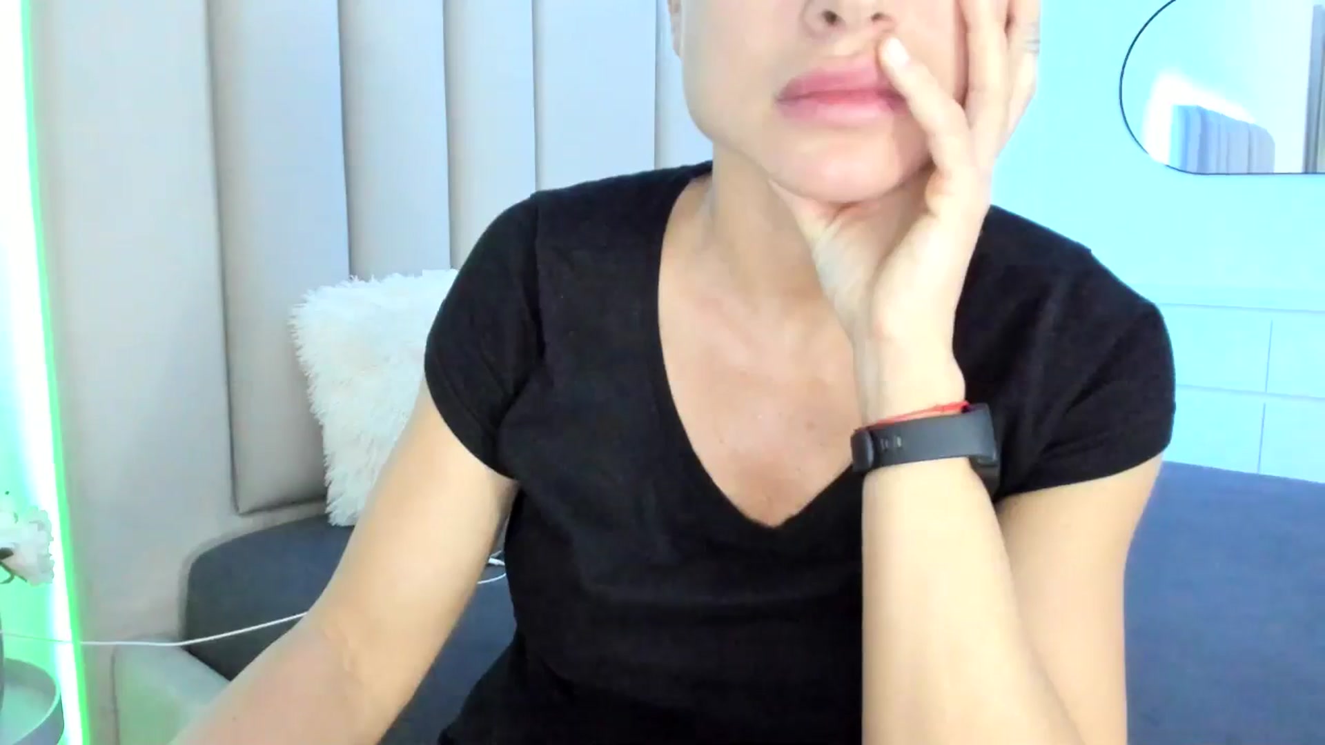 Gallery image thumbnail from Hrystina_'s myfreecams stream on, 03/02/2026, 17:35 image 15 of 20