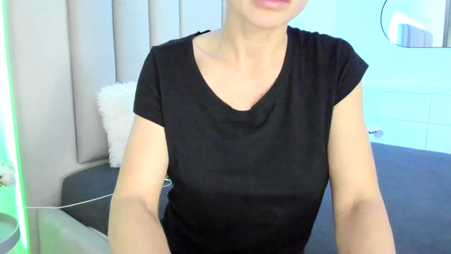 Gallery image thumbnail from Hrystina_'s myfreecams stream on, 03/02/2026, 17:35 image 18 of 20