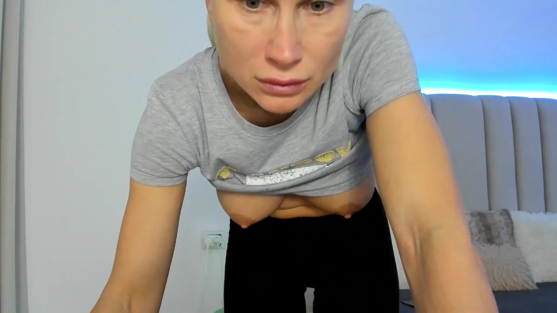 Gallery image thumbnail from Hrystina_'s myfreecams stream on, 03/03/2026, 17:53 image 12 of 20