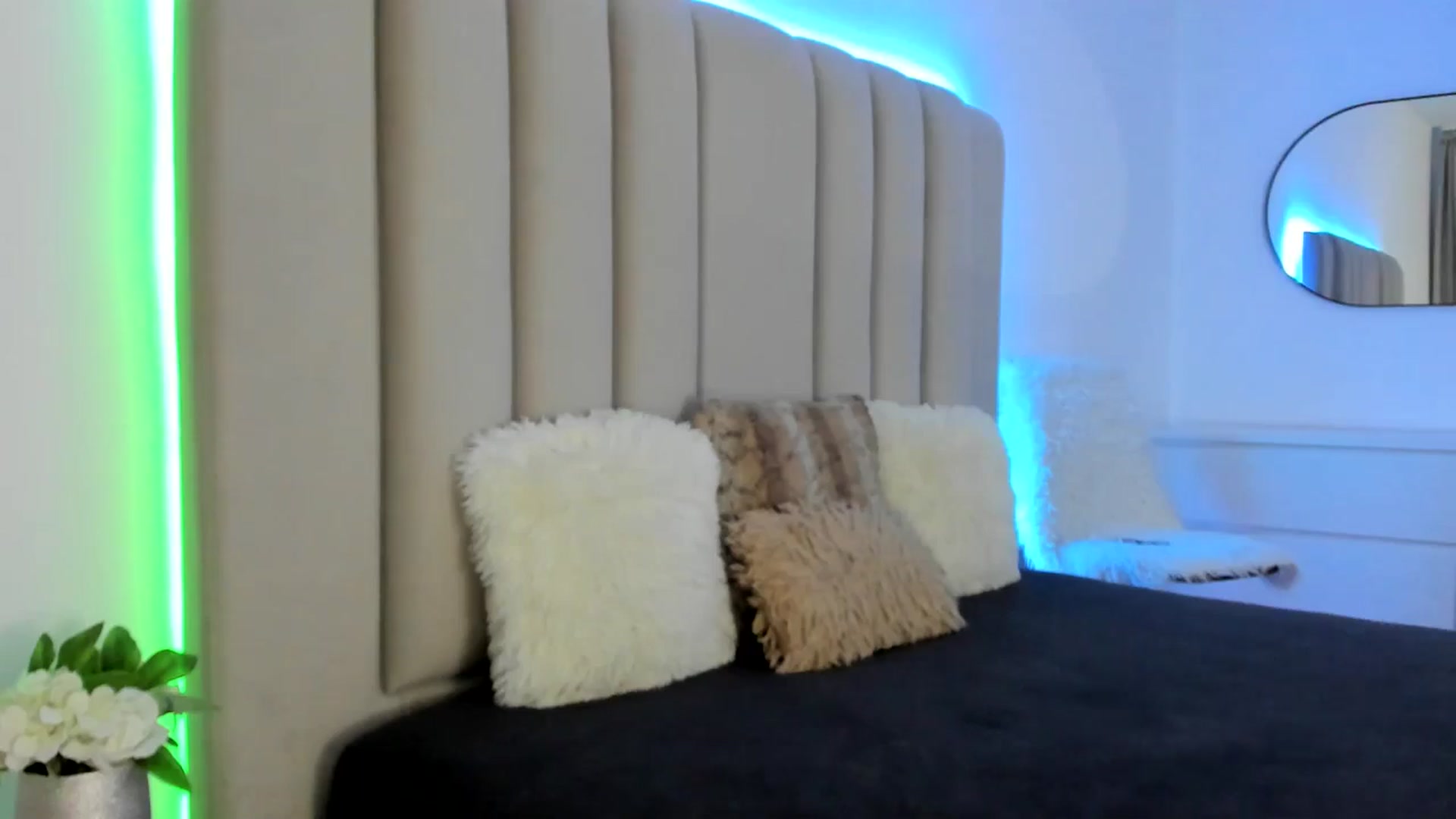 Gallery image thumbnail from Hrystina_'s myfreecams stream on, 03/04/2026, 17:23 image 18 of 20