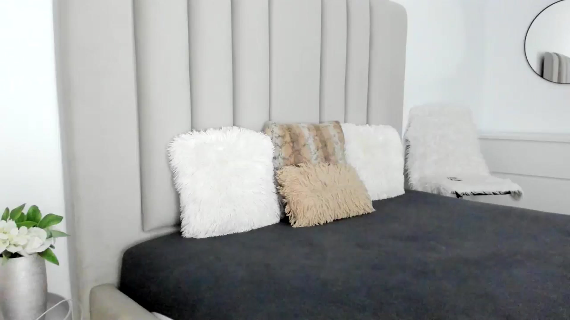Gallery image thumbnail from Hrystina_'s myfreecams stream on, 03/05/2026, 17:03 image 17 of 20