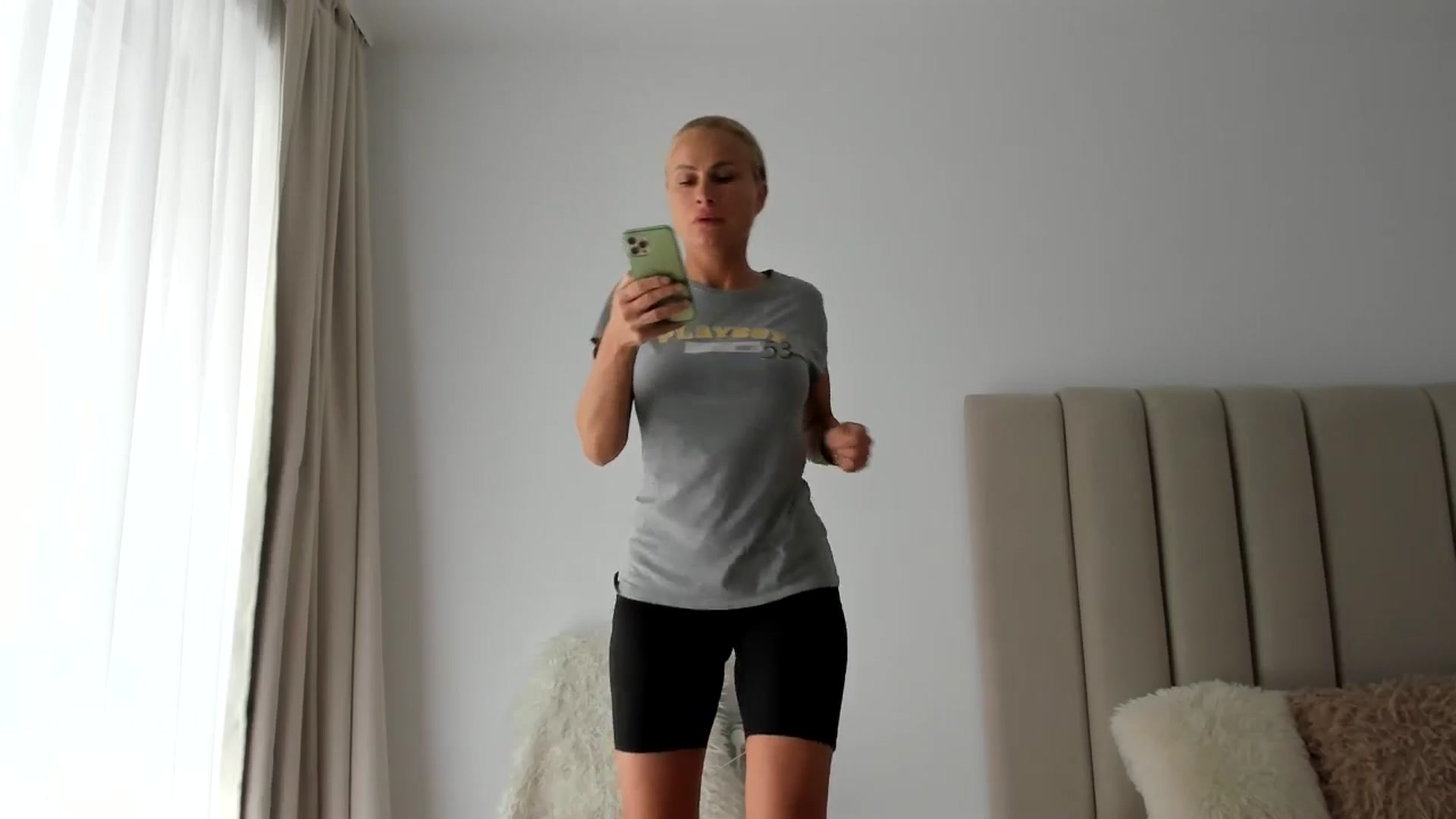 Gallery image thumbnail from Hrystina_'s myfreecams stream on, 04/29/2026, 16:26 image 8 of 20